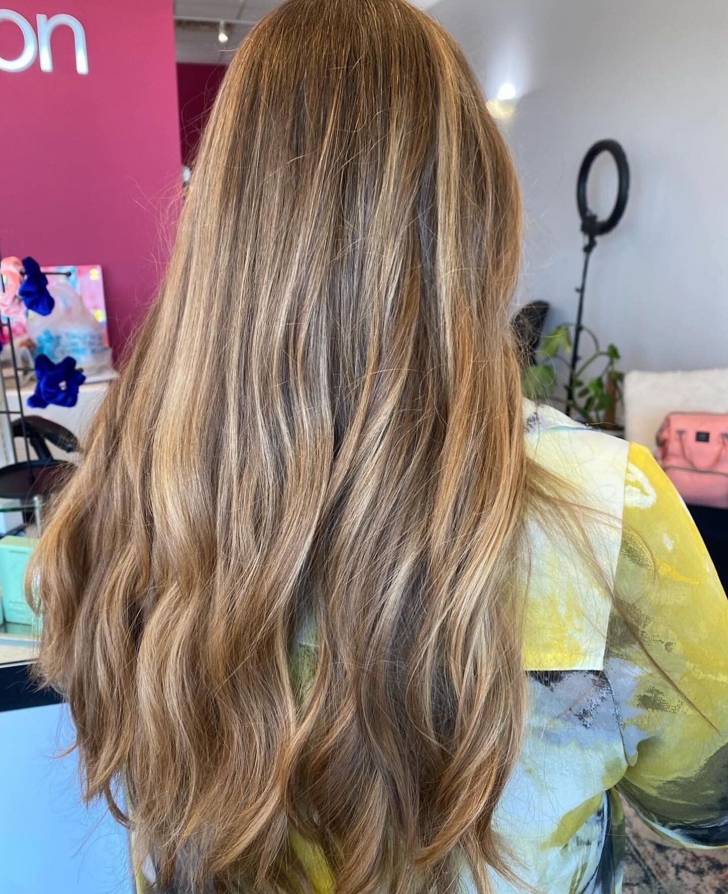 This is lovely lady is summer ready! 
@christina.chameleon 

#clarksvillemoms #clarksvillehair #clarksvillage #clarksvilletn #clarkaville #clarksvilletennessee #clarksvilletnstylist