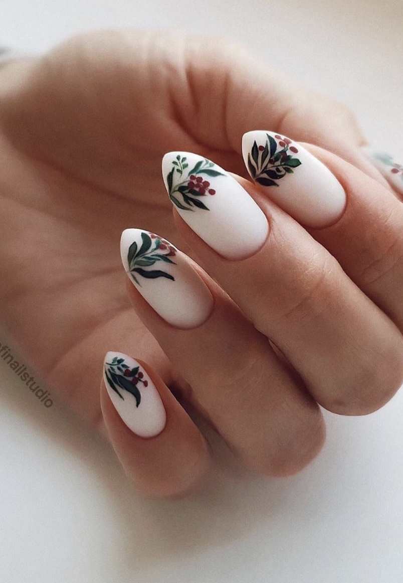 These festive nail art ideas offer a chic alternative to Christmas jumpers.png