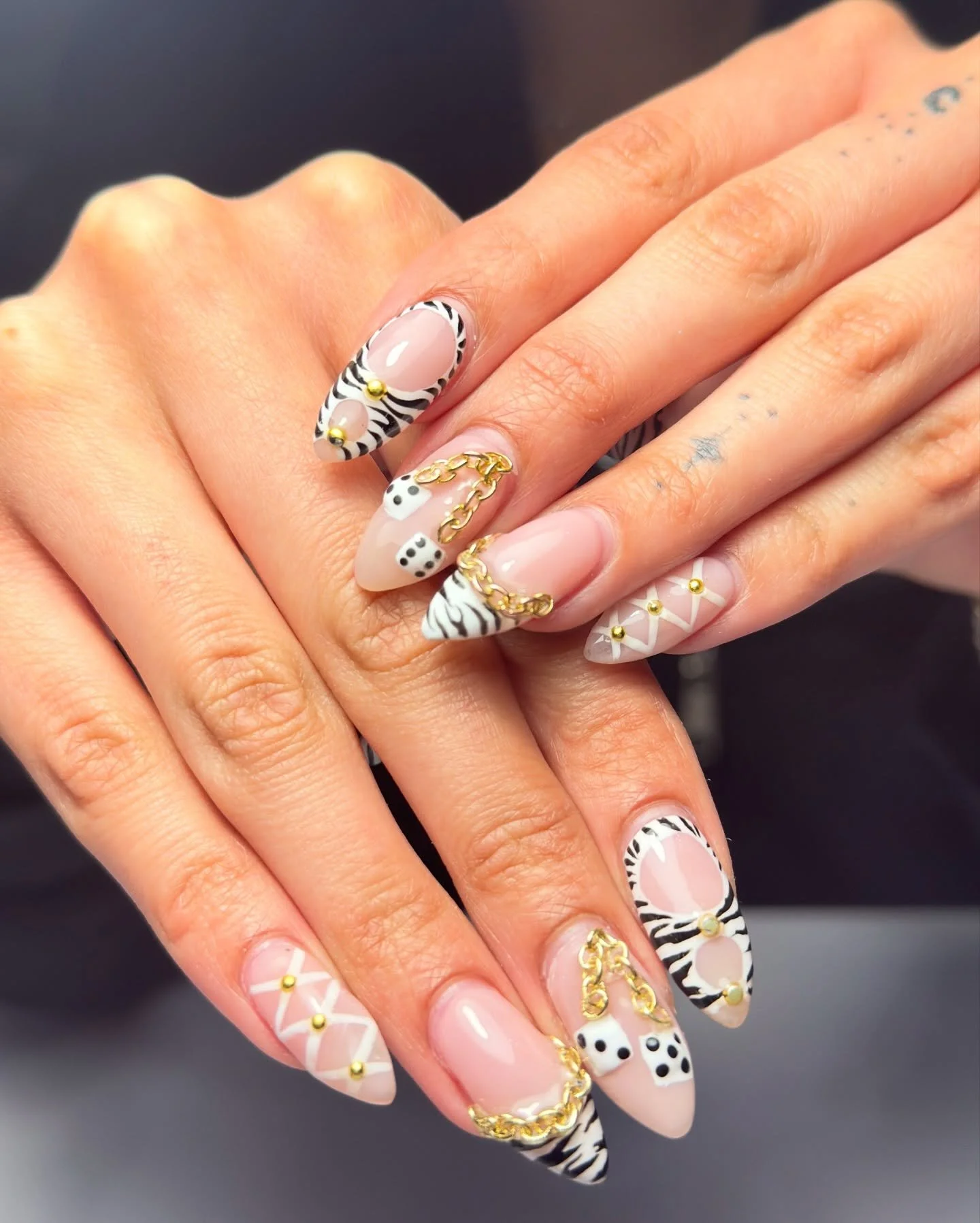 Pinterest IRL ⛓️💅

By Faith | Level 4 Art Builder Gel 

Book: NailsOnBrown.com
Call: 937-965-7000

#daytonohio #dyt #gemcity #wrightpattersonafb #beavercreekohio #ketteringohio #wrightstateuniversity #daytonnails #daytonnailtech #daytonsalon #polkad