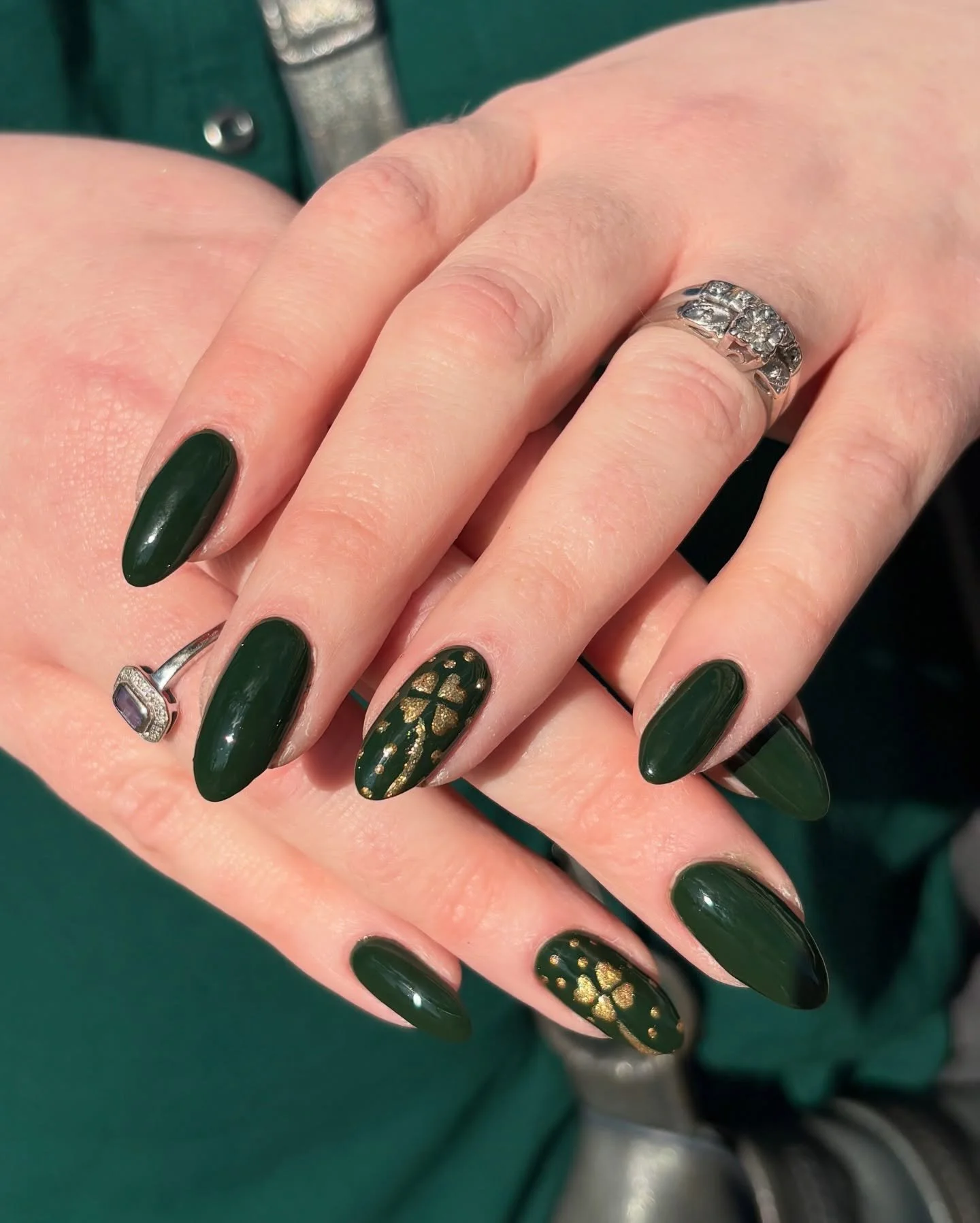 Lucky Charms 🍀

By Grace 

Book: NailsOnBrown.com
Call: 937-965-7000

#daytonohio #dyt #gemcity #wrightpattersonafb #beavercreekohio #ketteringohio #wrightstateuniversity #daytonnails #daytonnailtech #daytonsalon #polkadotnails #daytonstylist #dayto