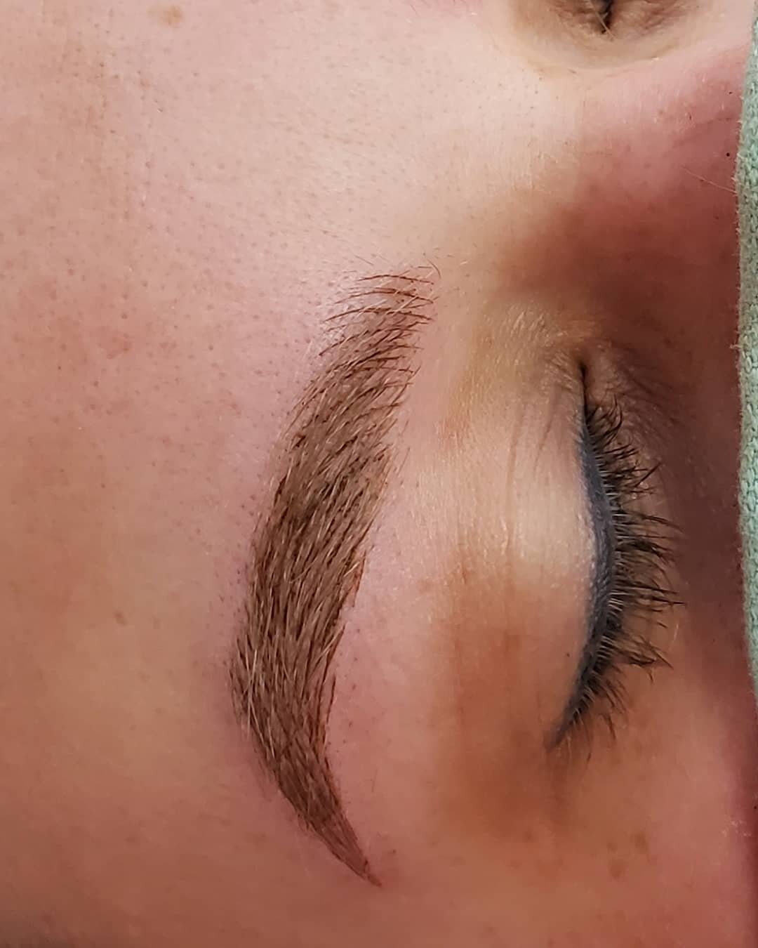 It's a beautiful day for beautiful brows!
#HairySituation #microblading
#uptownbrows