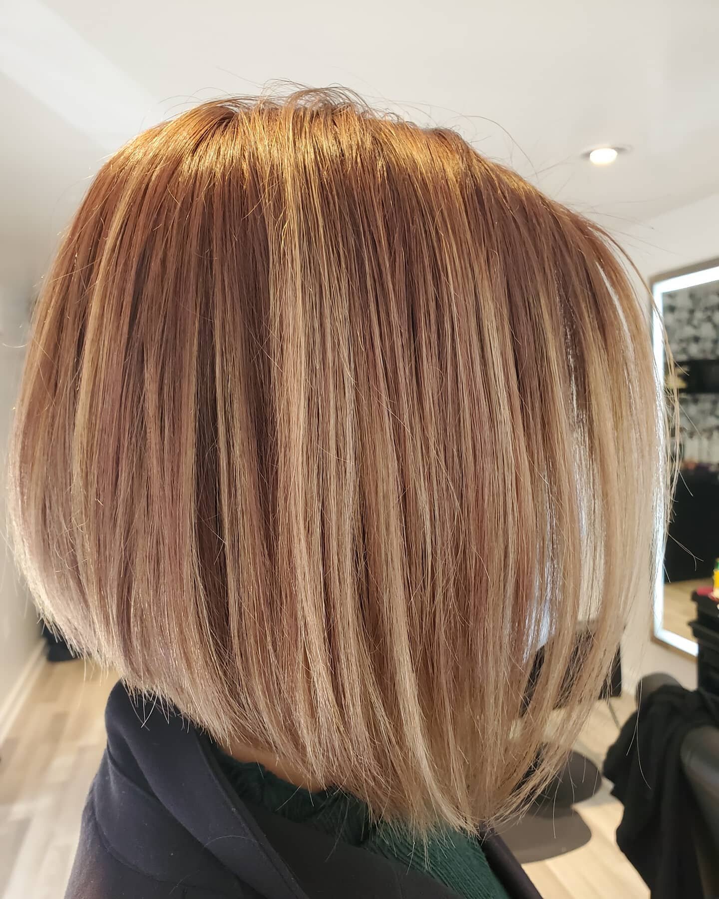 It's winter baby! Bringing you sexy winter #bronde #balayage. Swipe for before.