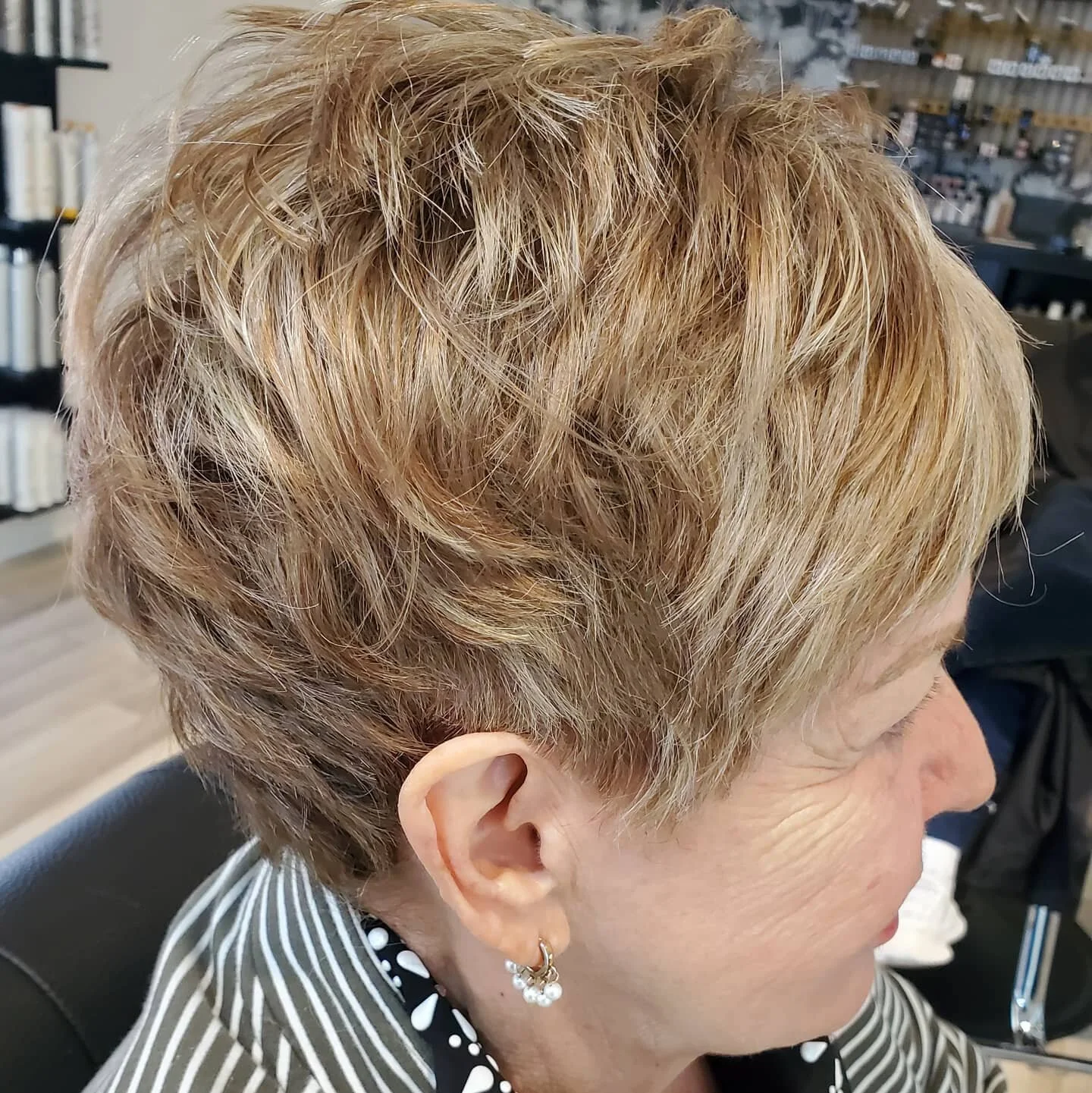 Sassy pixie cut time. No hay abuelita aqui! #colombia🇨🇴 #lamujerperfecta