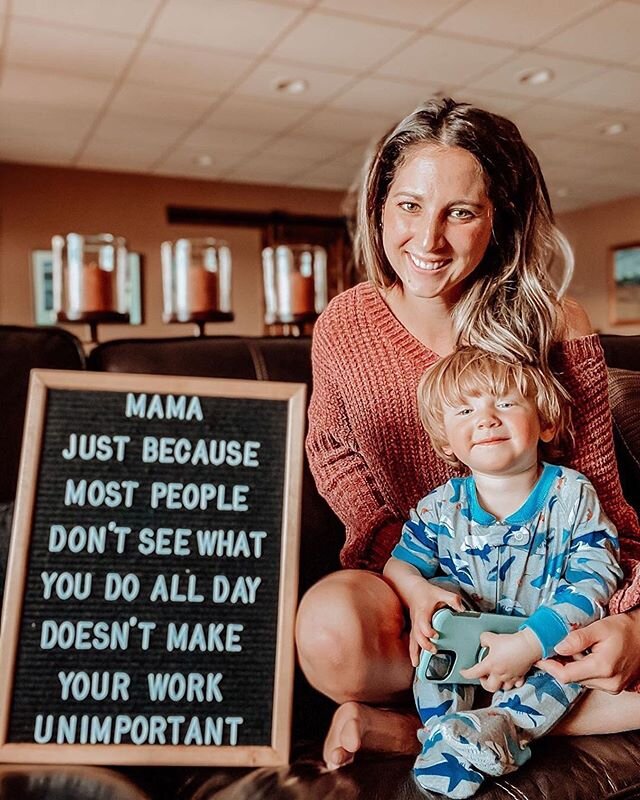 The work that you do whether it&rsquo;s in or out the house is SO VERY IMPORTANT. So don&rsquo;t you ever forget. We see you, hear you, and support you! 🙋🏻&zwj;♀️🙋🏾&zwj;♀️🙋🏽&zwj;♀️🙋🏼&zwj;♀️🙋🏿&zwj;♀️ #momssupportmoms @amee.mccue
⠀
✨Join our 