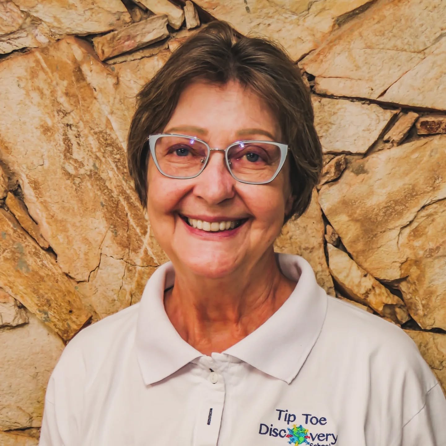 🇺🇸 Today we honor all teachers by remembering two beloved members of our community, Suzana and Silvia, whose legacy embodies all that teaching means to us.
To our Tip Toe Discovery teachers and educators worldwide: thank you for your part in