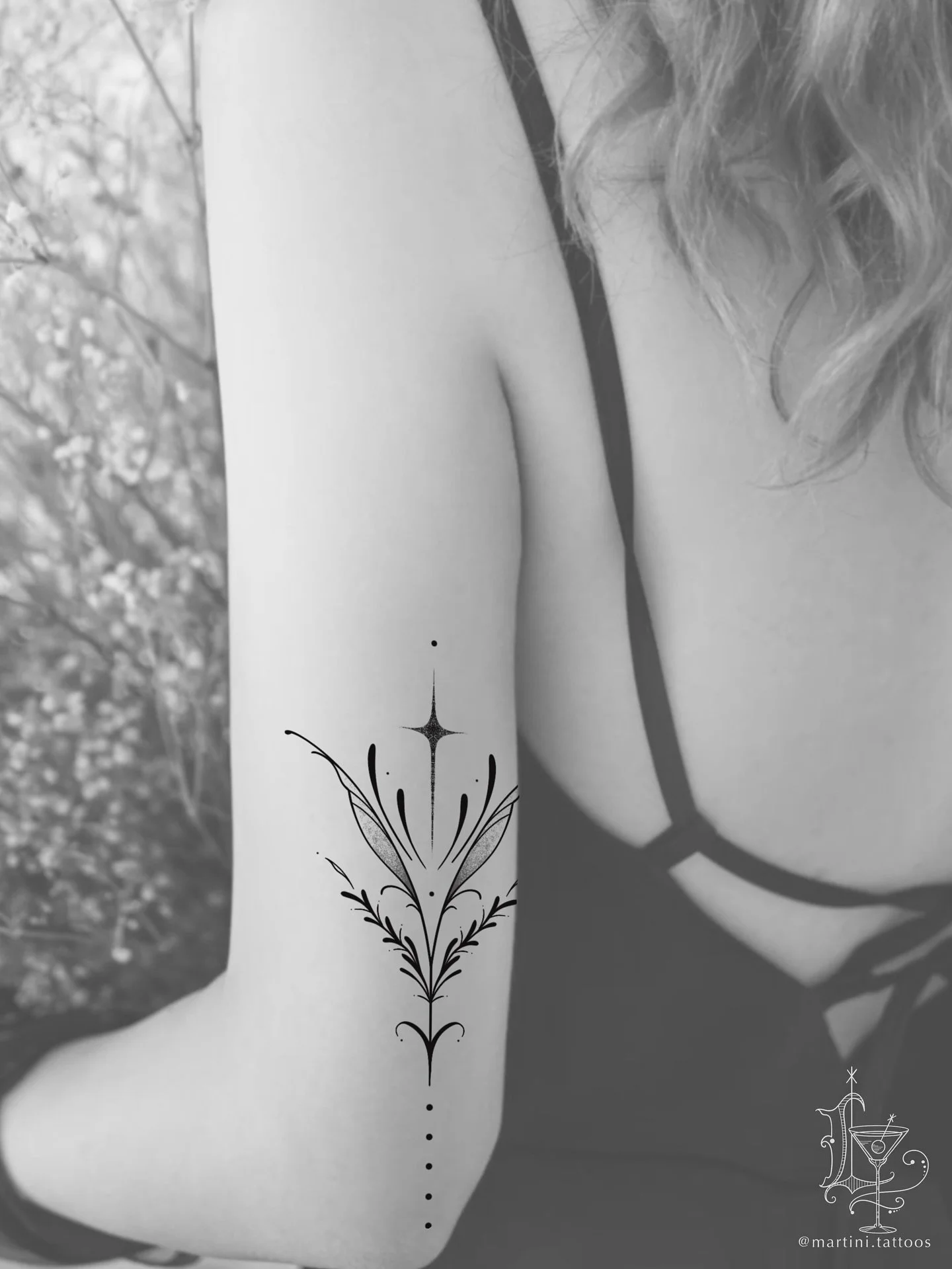 PT. 1 of dark ornamentals ❤️🥀🖤.
It’s been a crazy summer, but I couldn’t resist giving you all some yummy designs to adorn yourselves with for the best time of the year- Spooky Season 🎃!
Enjoy the rest of your summer folks! 
•
DM