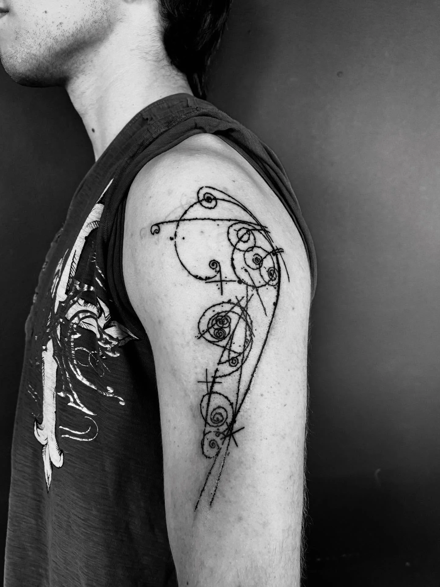 This was such a fun project! An abstract take on @thestrokes album ‘Is This It’
I’m booking Sept/Oct! Dm or email to book!
.
.
.
.
.
.
.
.
.
#tattoos #tattoo #tattooartist #tattooist #tattooart #ottawatattoos #ottawatattooartist #o