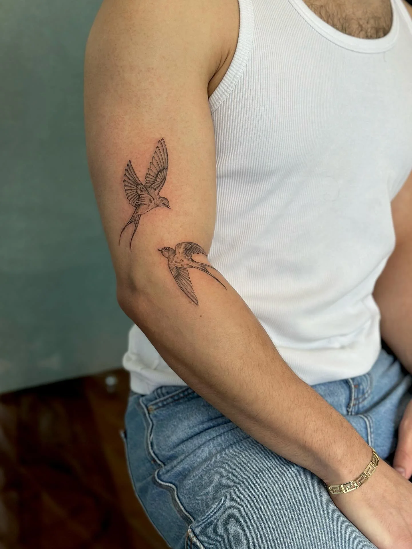 ⟡ little Sparrows for Matt!! ⟡

⟡ If you&rsquo;ve emailed me in the past couple months and haven&rsquo;t heard back, please check your junk/spam mail!! 🫶🏼

⟡ Currently booking January! 

@obscura.tattoo 

#flash #art #artistsoninstagram #artwork #t