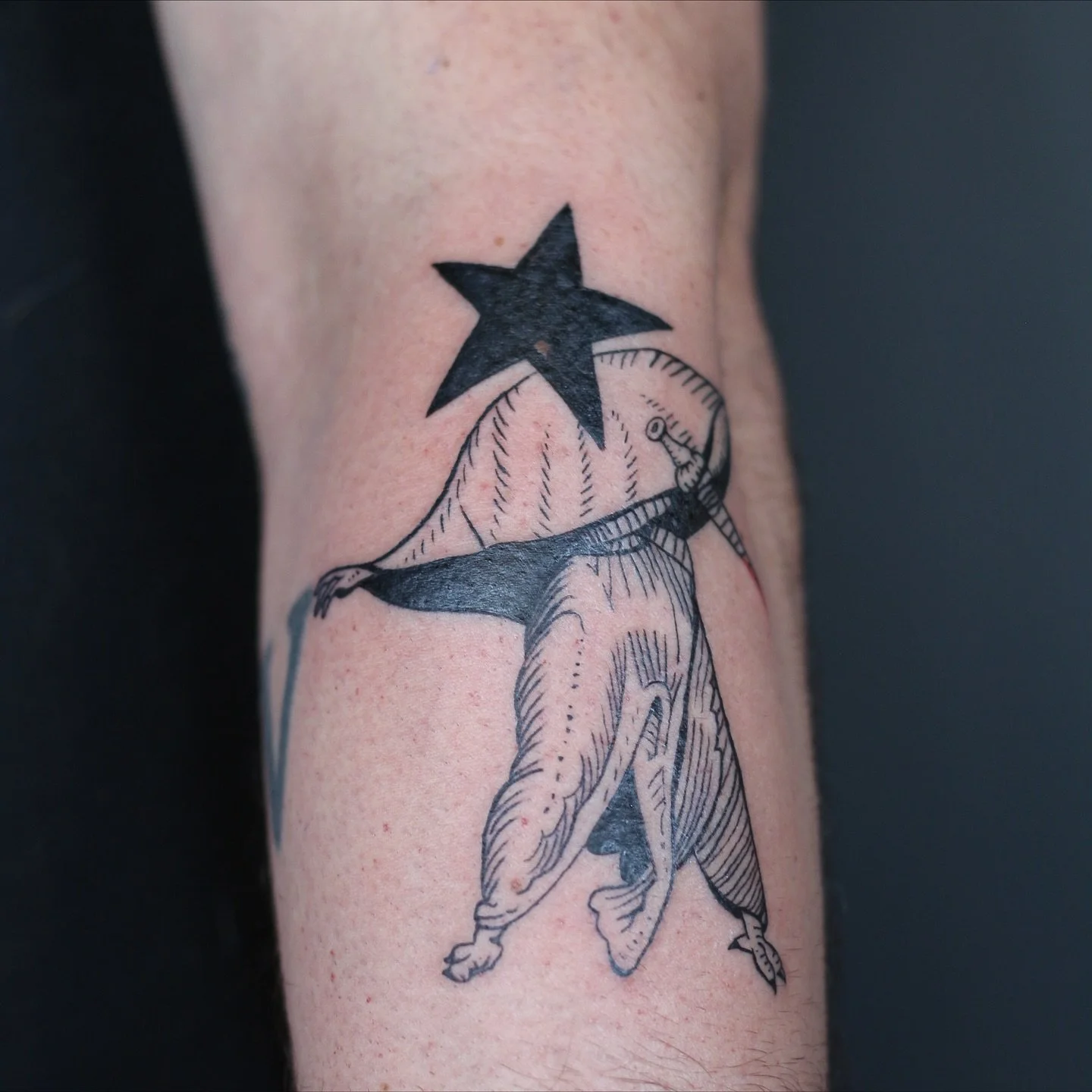 Was so excited when this flash was taken by my partner! I was terrified to tattoo him but he gave me all the trust 😭😭❤️ He’s called it “The Knife Man”. But you gotta whisper the name and be wary of his possible appearance 👀🔪⭐️🐓