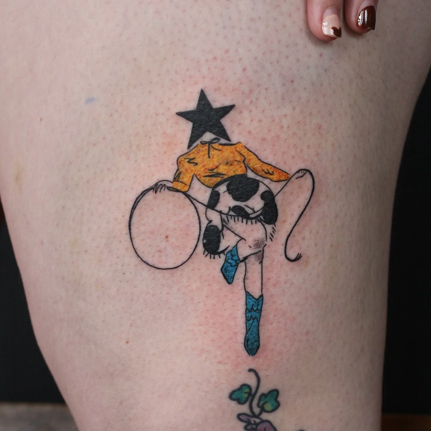 Big thanks for the trust on this one 💛 so happy I finally got to retire my cowgirl sheet — might have to make more soon hehe
Done at @obscura.tattoo 
Supplied by @anarchy_tattoo_supplies 
Needles by @emalla.official 
#tattoo #tattooflash #fl