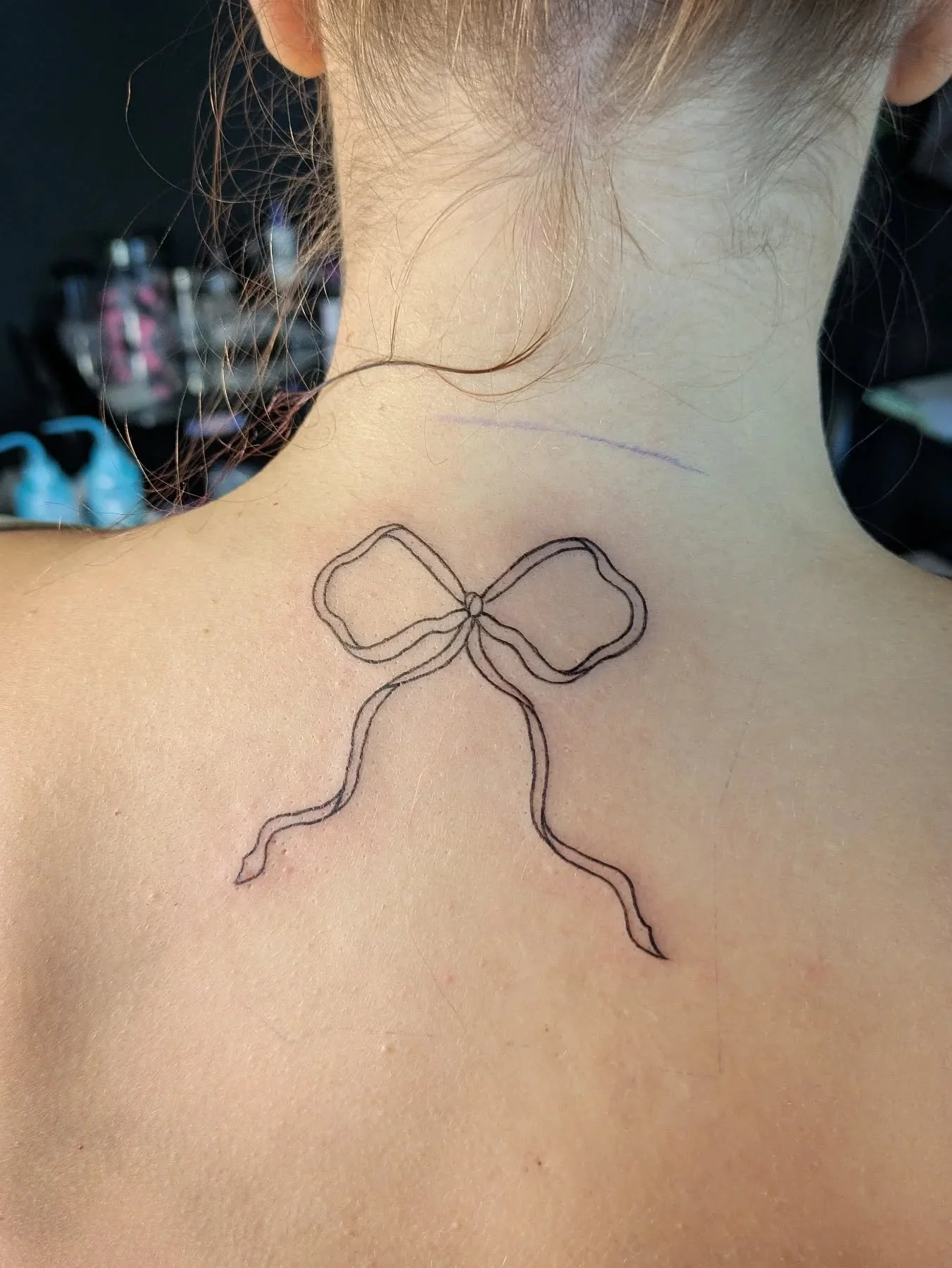 ✨🎀🩷 
.
.
.
.
.
.
.
.
.
#queerart #walkintattoo #womentattoos #ribbontattoo #ribbons #obscura #obscuratattoo #ottawatattoo #tattooottawa #tattooworld #tattoogatineau #sibue #symmetricaltattoo #lesbiantattooartist