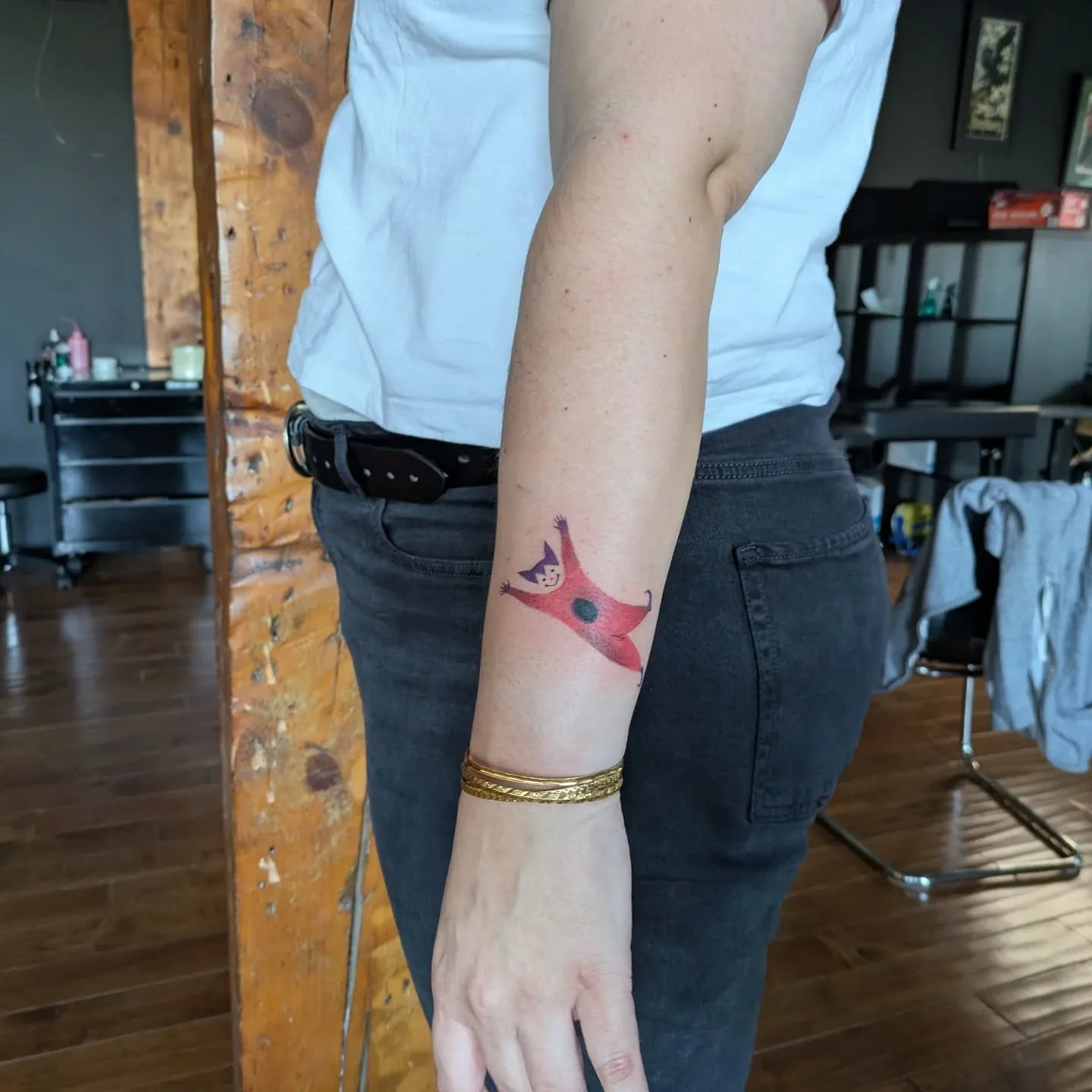 Thank you so much Anelia for picking up this flash piece 🥰 
.
.
.
.
.
.
.
.
.
.
.
#queerart #womentattoos #walkintattoo #tattooottawa #tattoogatineau #tattooflashart #obscuratattoo #obscura #ottawatattoo #sibue #funtattoos #gayart #gatineautattoo #l