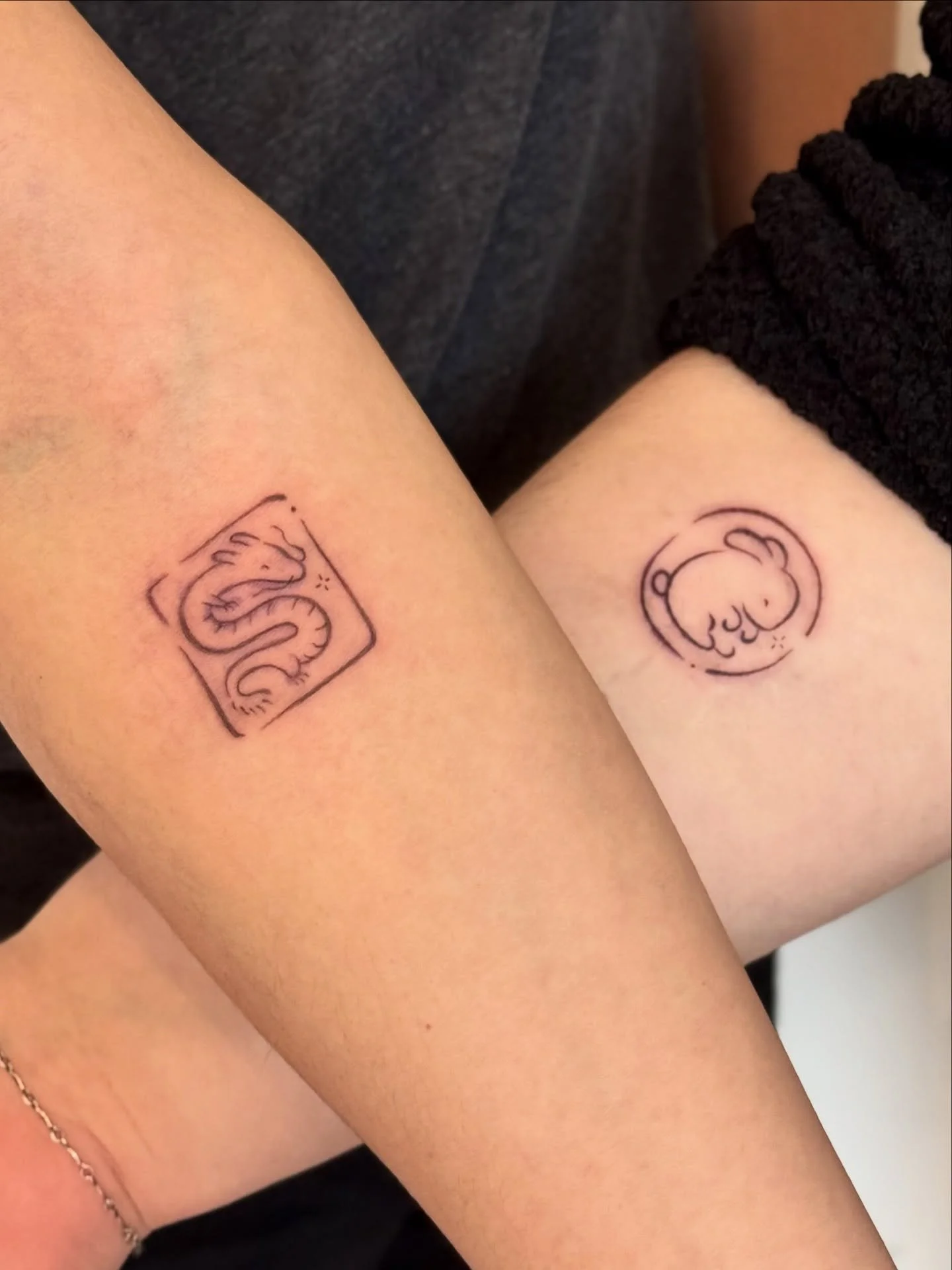 Matching Chinese zodiacs 🐇🐉 such an honour to do these matching tattoos! Thank you so much for entrusting me to do these cute little zodiac stamps for you both 🥰

&bull;&bull;&bull;
For the month of November, I am offering flash pieces ranging fro