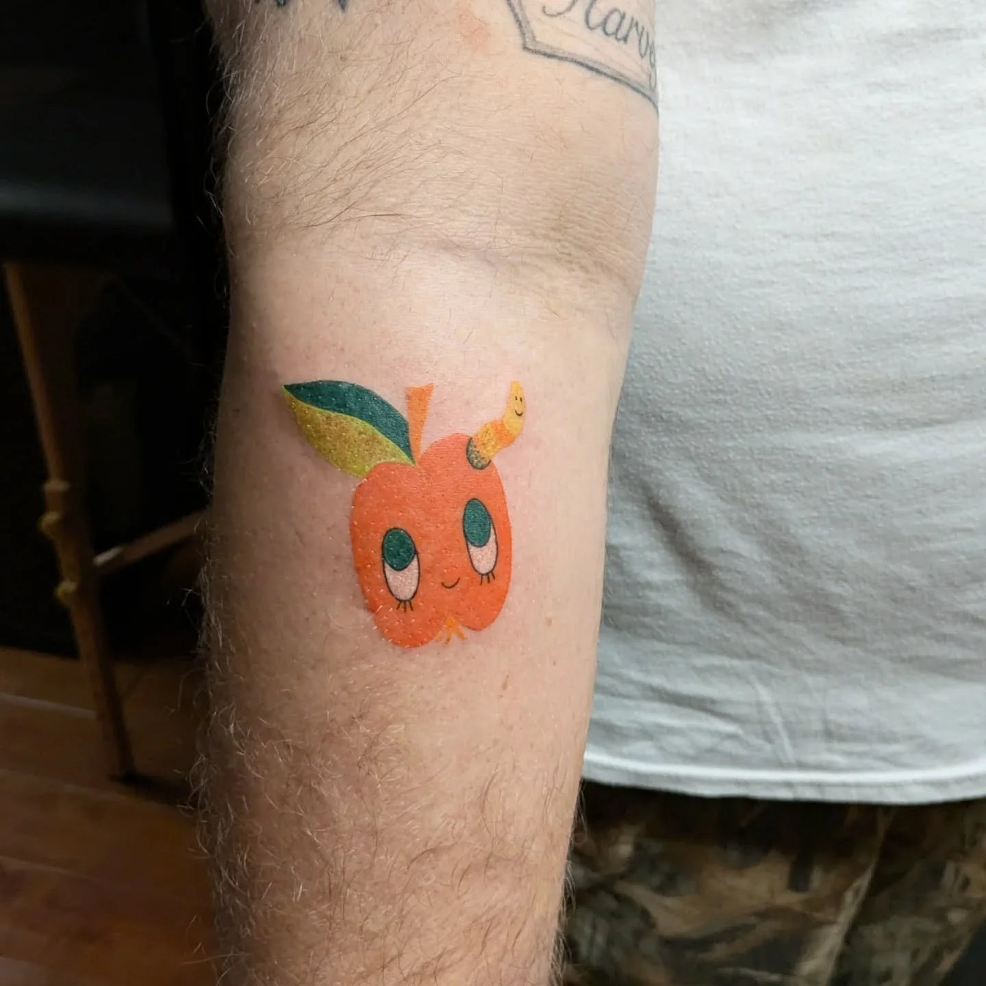 I'm so happy this cutie found a home 🤩 I had a lot of fun that day! I like tattooing and feeling like it's also a hang out haha 

.
.
.
.
.
.
.
.
.
.
.
.
#colortattoflash #obscuratattoo #tattooottawa