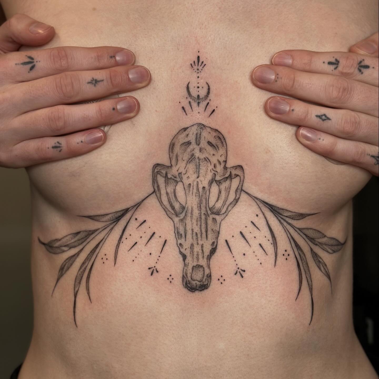 ⟡ fox skull for kaitlyn!! Thank you so much!! ⟡ Sternums can be a tough placement yet just happens to be one of my favourites to tattoo! More like this pls!!🫶🏼 ⟡ 

⟡ Link in bio to book!! Booking February! 

@obscura.tattoo 

#femaletattooartist #t