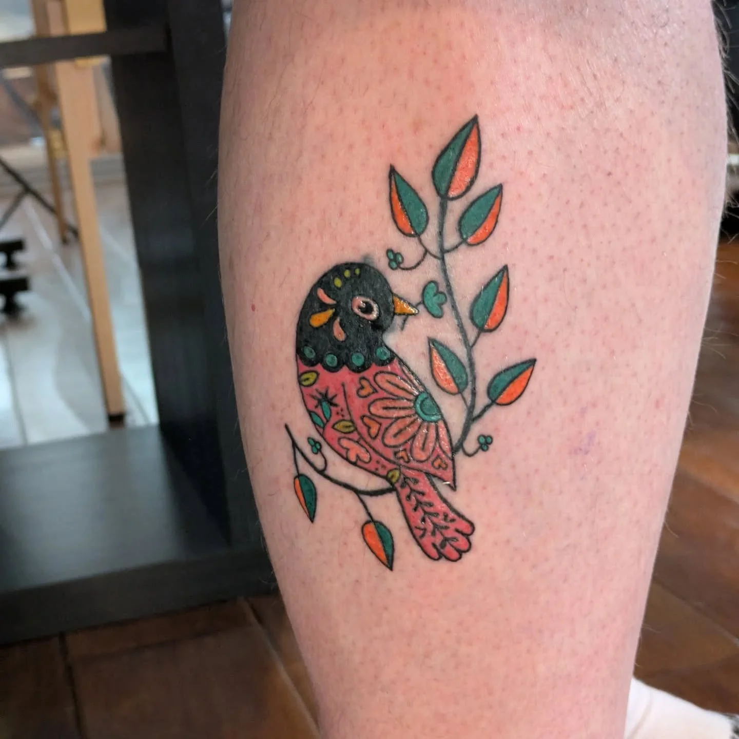 I love this birdddddd 😻 thank you so much Stacy for this opportunity!!! 

This was a cover up of an old tattoo 😮 I would say it looks way better now!

#obscuratattoo #ottawatattoo #colortattoo