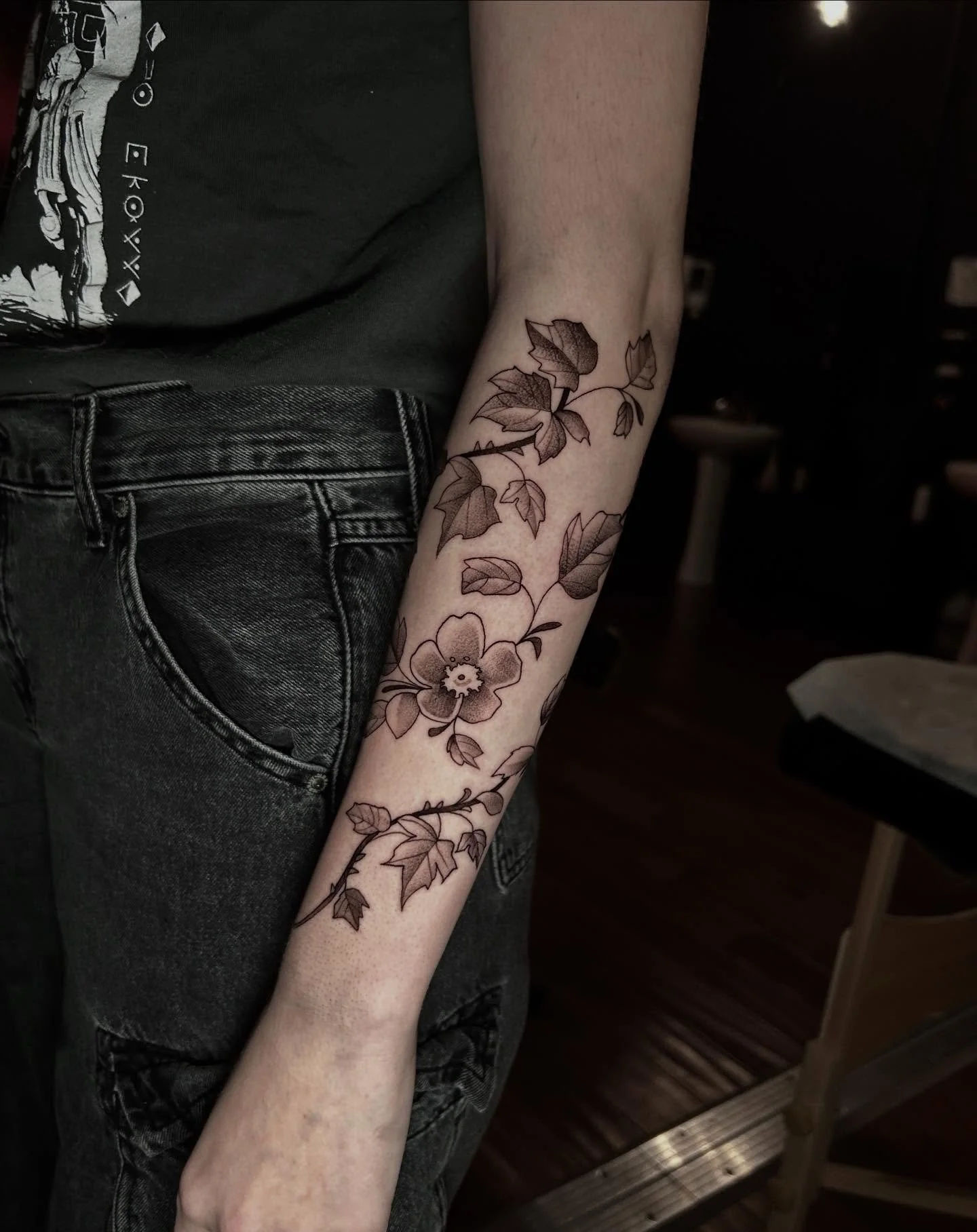 A few recent walk ins I got to do for some great clients ✨

@obscura.tattoo 
@anarchy_tattoo_supplies 
@kwadron 

#tattoos #floraltattoos #floraltattoo #wraparoundtattoo #smalltattoos #linework #lineworktattoos #tattooartists #ottawa #ottawatattoo #o