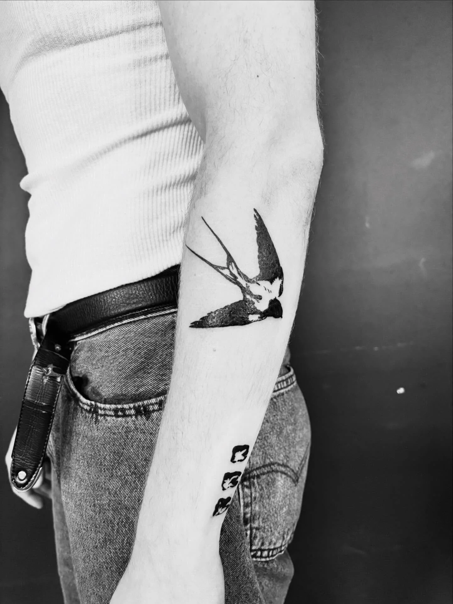 A classic swallow added to Ali&rsquo;s collection! We&rsquo;ve been working together to build two patchwork sleeves and I&rsquo;m so excited to show you guys!

I&rsquo;m booking Jan/Feb! Dm or email to book!
.
.
.
.
.
.
.
.
#tattoos #tattooartist #ot