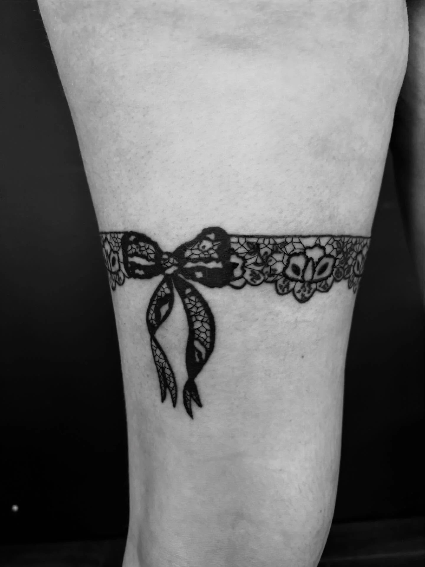 Love how this garter piece turned out! Thanks so much Abby for bringing this project to me!
We finished this in two sessions so you can see healed and fresh work in the photos. All the tiny lace details were done fresh here!

I&rsquo;m booking Jan/Fe