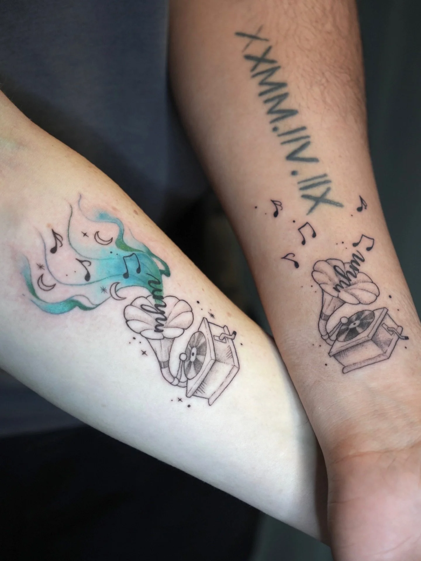 Matching (but not quite) phonographs by @martini.tattoos 🎶
.
.
.
Artist: @martini.tattoos 
Studio: @obscura.tattoo 
.
.
.
#ottawatattoo #obscuratattoo #matchingtattoos #ottawaartist #phonograph