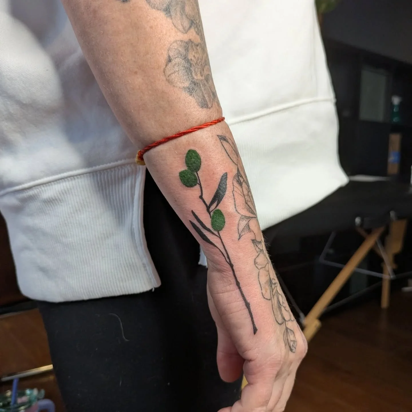 I'm honestly so stoked to see this one healed, I'm not even kidding 😹 that green made me so hungry, it was the PERFECT olive colour