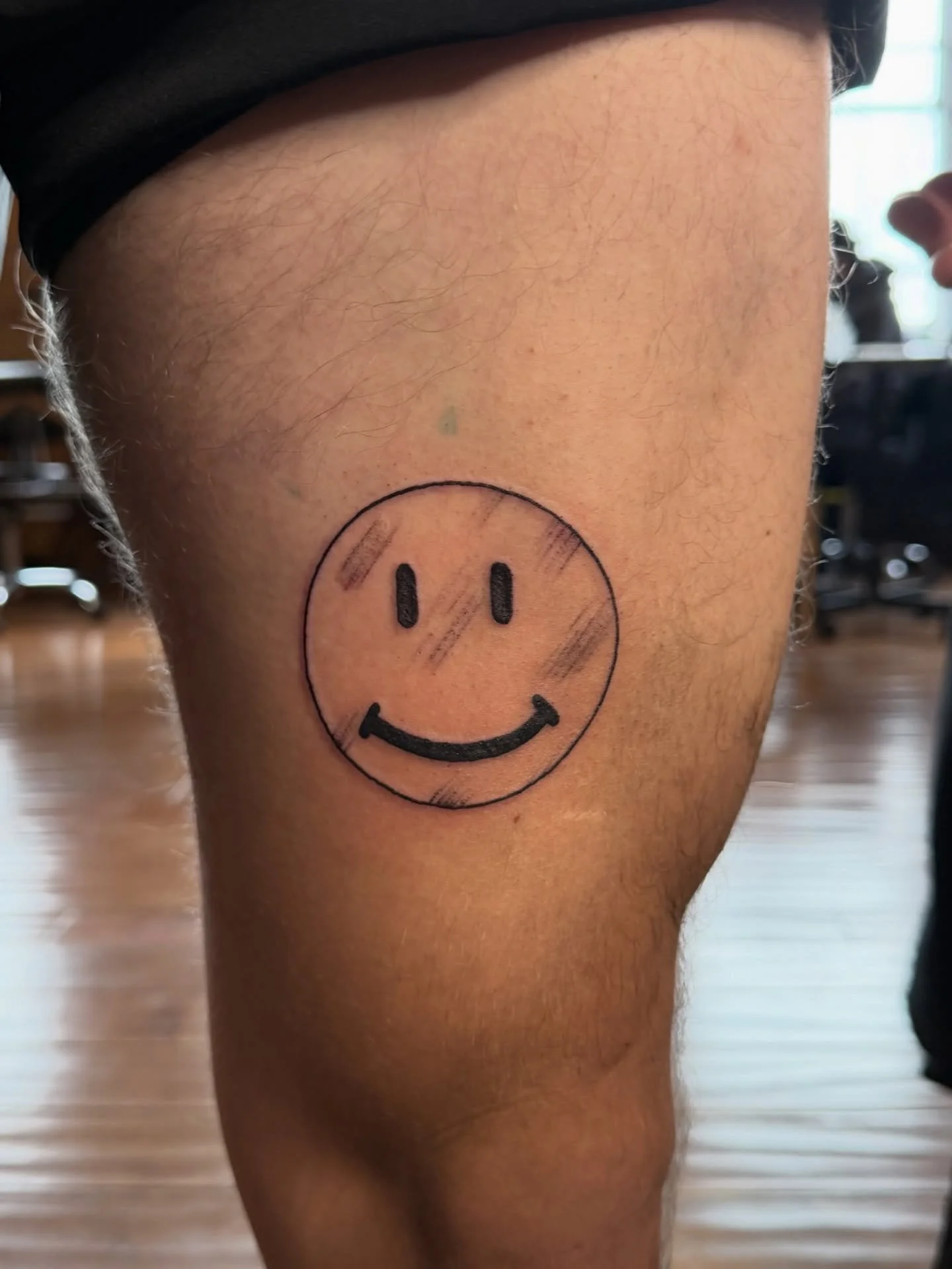 The perfect smiley face tattoo doesn&rsquo;t ex&mdash; 
We spoke too soon 🤩
.
.
.
Artist: @darienwrona.tattoo 
Studio: @obscura.tattoo 
.
.
.
#ottawaartist #ottawatattoo #obscuratattoo #smileyfacetattoo #happyfacetattoo