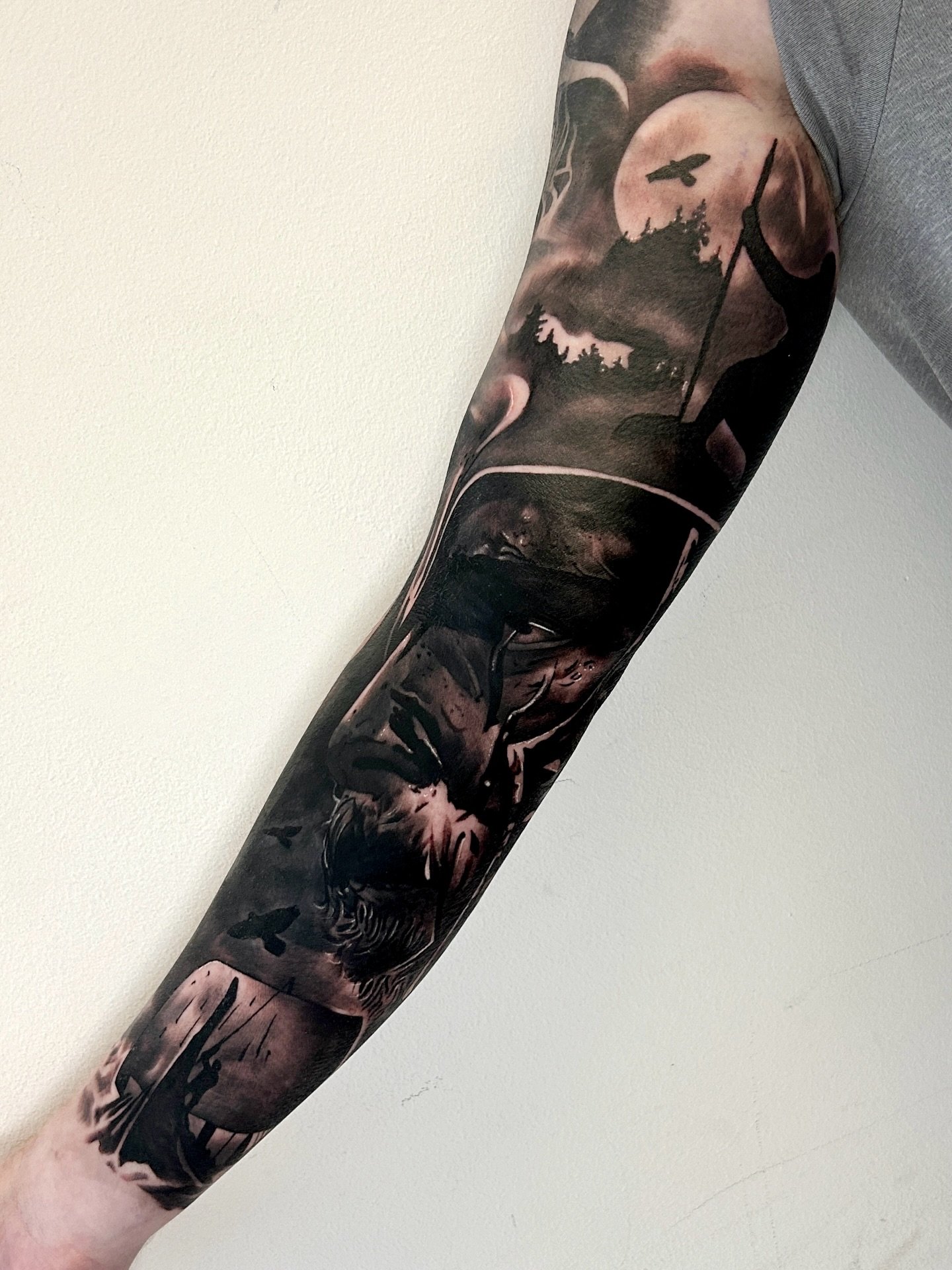 Full sleeve complete! Me and my client spent 4 sessions &amp; just over 30 hours on this piece, two day back to back hits for both the outer &amp; inner section. Thanks Will for sitting so well 🙏🏻 I&rsquo;m proud of this one 😊 

@obscura.tattoo 
@