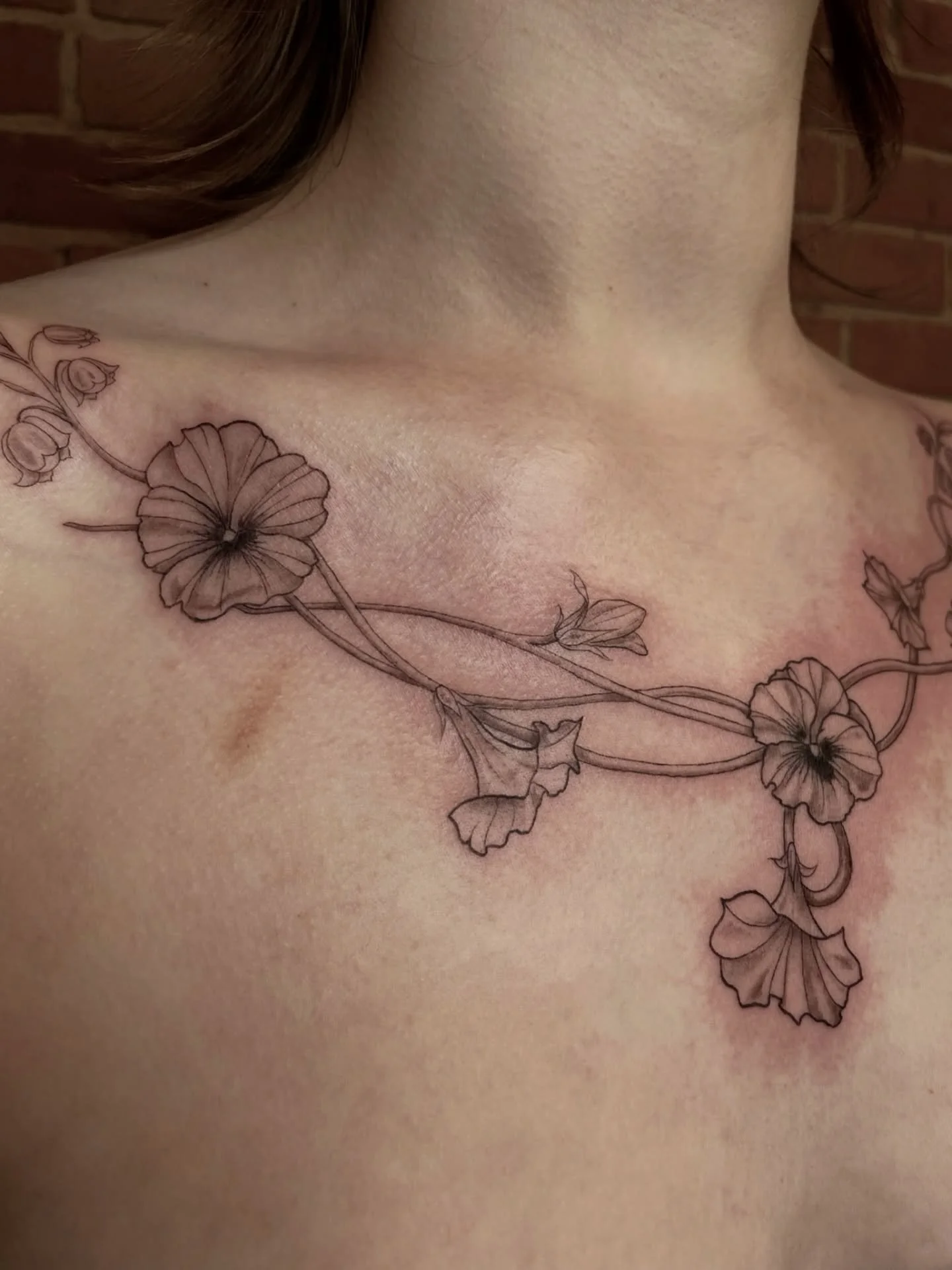 Dreamy floral chest piece by @tattoosbyabbeysmith 
.
.
.
Artist: @tattoosbyabbeysmith 
Studio: @obscura.tattoo 
.
.
.
#ottawaartist #ottawatattoo #obscuratattoo #chesttattoo #floraltattoodesign