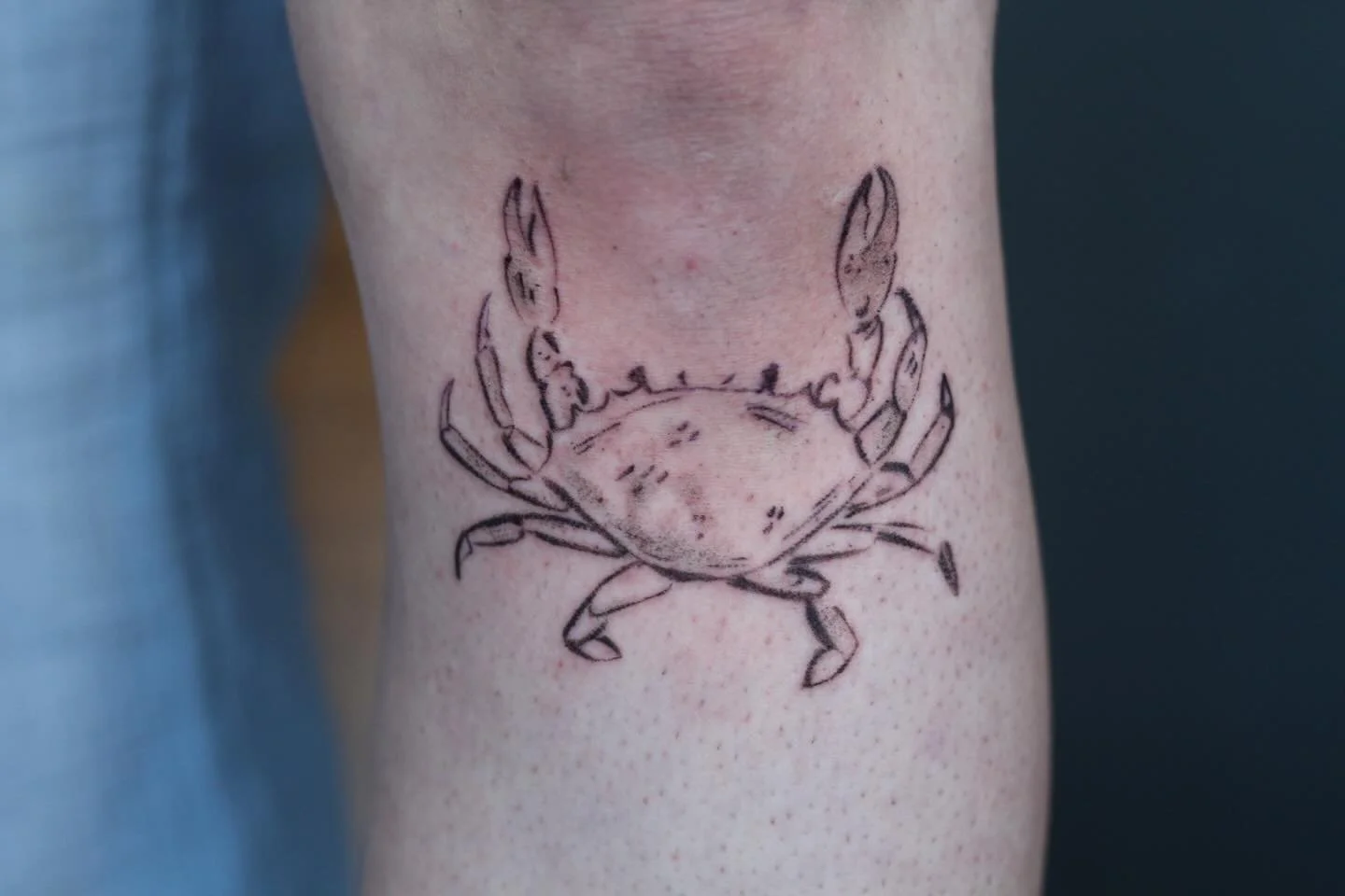 I am the crab master and love that y&rsquo;all snap up my crabbies just like that! 🦀

Thank you for the spontaneous trust!

Done @obscura.tattoo 
Supplied by @anarchy_tattoo_supplies 

#crabtattoo #tattoos #illustrativetattoo #nautical #ottawatattoo