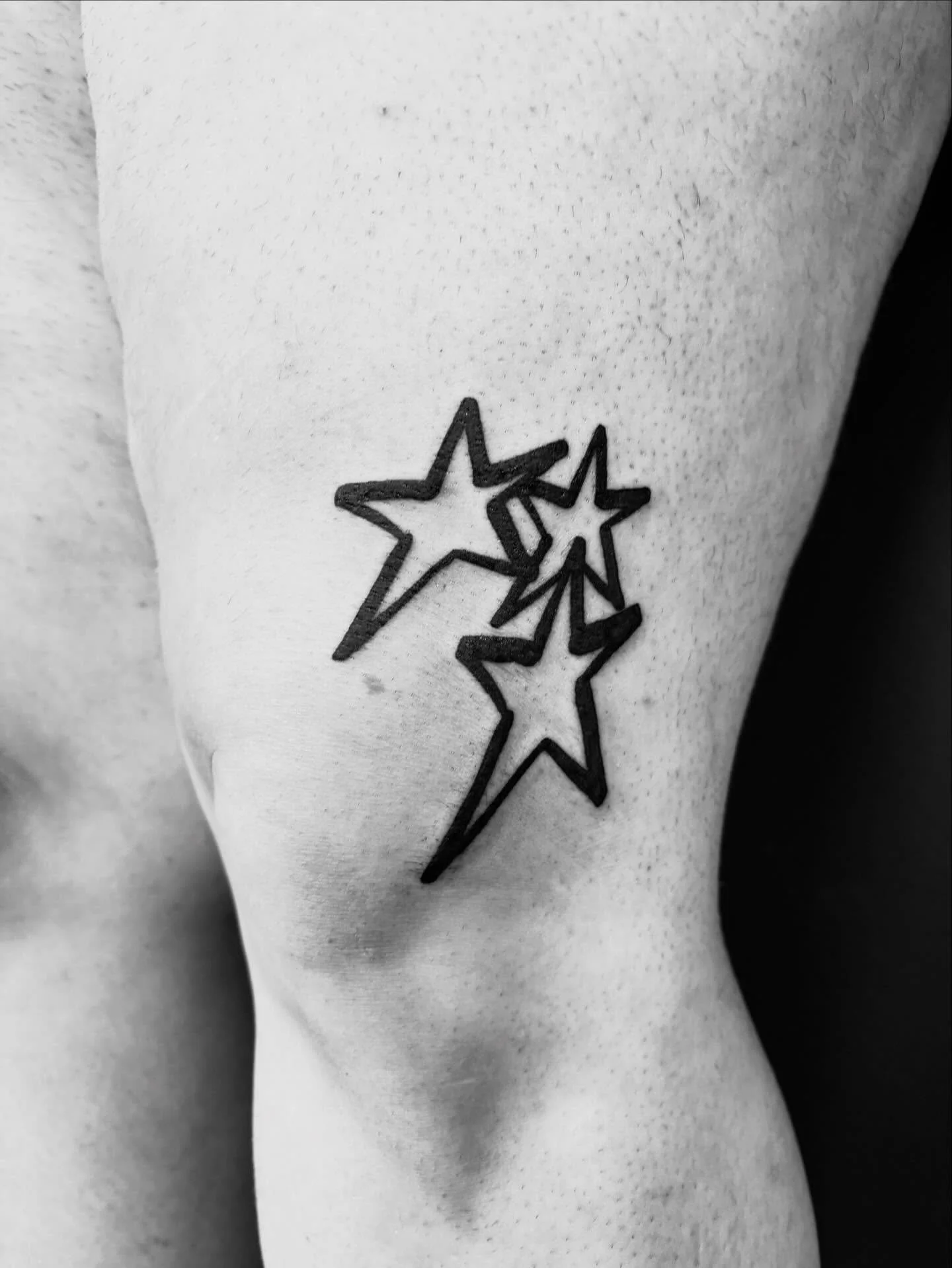 Love the placement of these stars from my flash!

I&rsquo;m booking Feb/Mar! Dm or email to book!
.
.
.
.
.
.
.
.
#tattoos #tattooartist #ottawatattoos #ottawatattooartist #startattoo