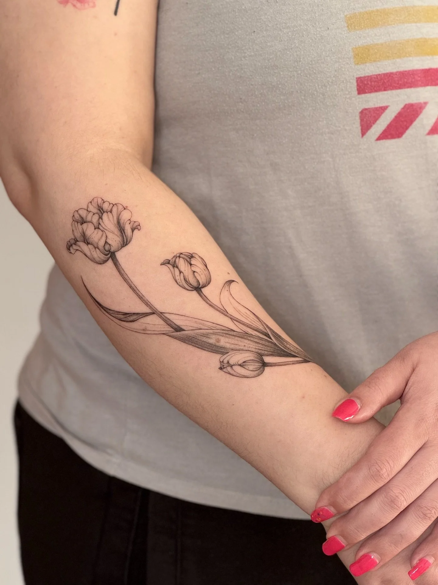 I was super happy to do this piece the other day for Tori, I&rsquo;ve been wanting to do it for a while now! Thank you so much for coming in and choosing this flash piece as well as your absolute trust 💜 it meant a lot to do this piece for you!!

Do