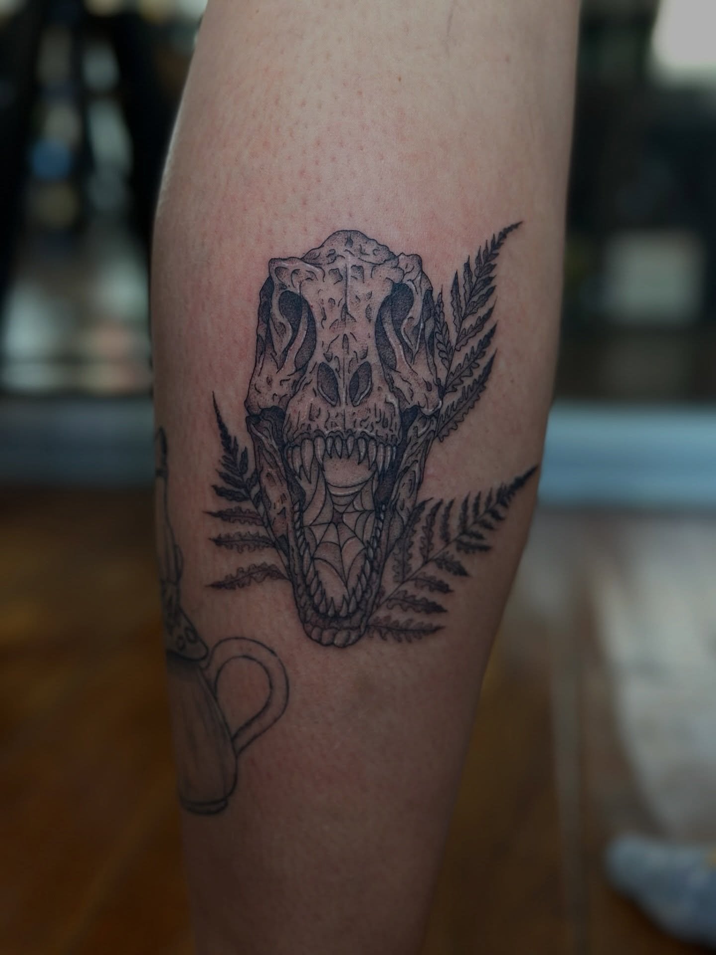 Amazing Skull Tattoo by @artbyrobs 🦖💀
.
.
.
Artist: @artbyrobs 
Studio: @obscura.tattoo 
.
.
.
#ottawaartist #ottawatattoo #obscuratattoo #skulltattoos