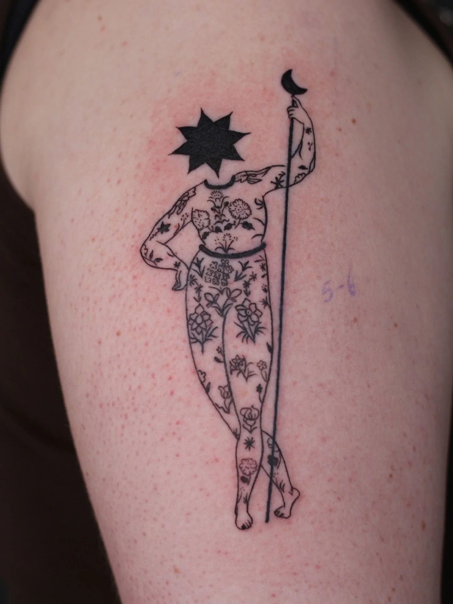 Stunning Pictish Tattoo by @stephsta2s ☀️💐
.
.
.
Artist: @stephsta2s 
Studio: @obscura.tattoo 
.
.
.
#ottawatattoo #ottawaartist #obscuratattoo #armtattoo 
#pictishtattoo