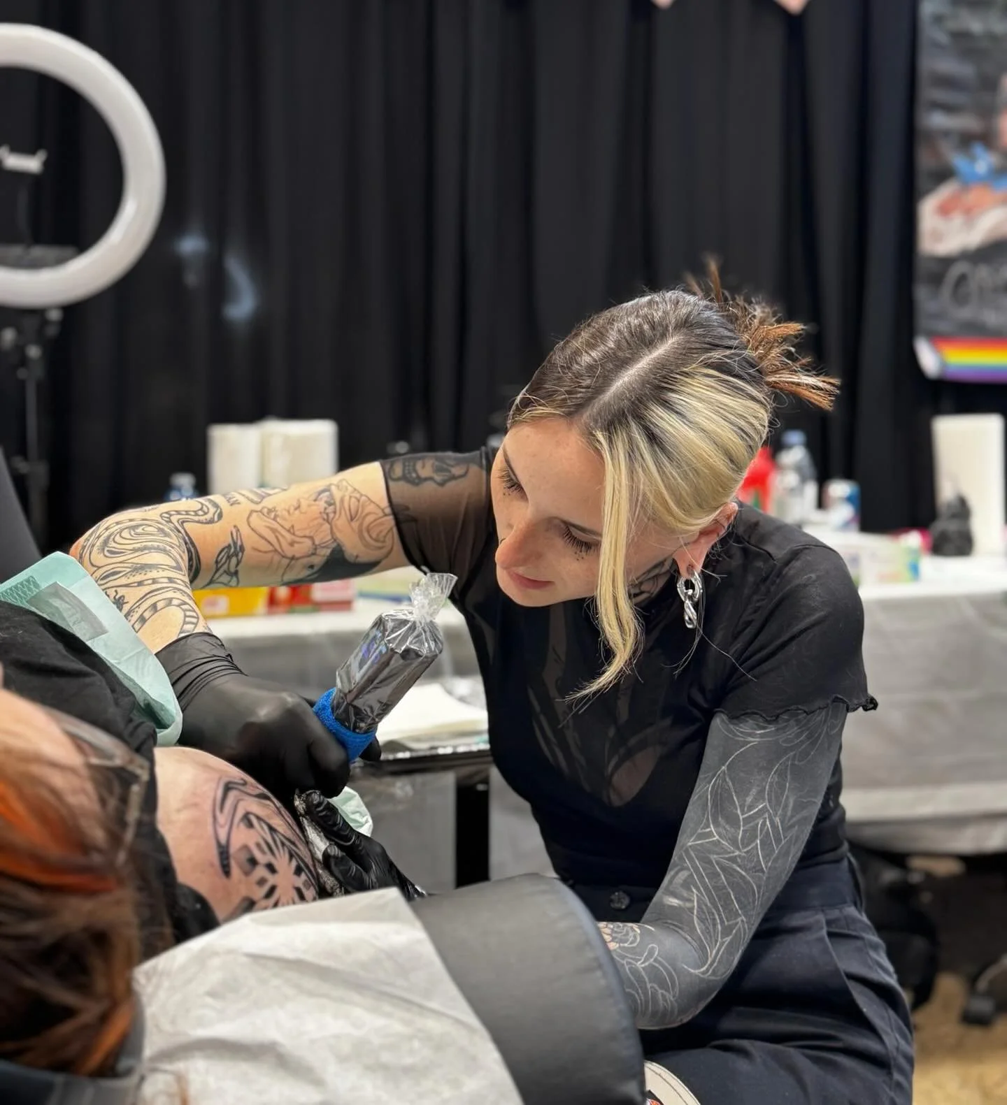 ⟡ More pics from @nixtattooshow lovely to meet all of you! ⟡

⟡ 12 ear tattoos in just the first day&hellip; y&rsquo;all are amazing! thank you thank you thank you! 

⟡ Welcome new followers! Currently booking August 2026! 

#tattoo #toronto #nixtatt