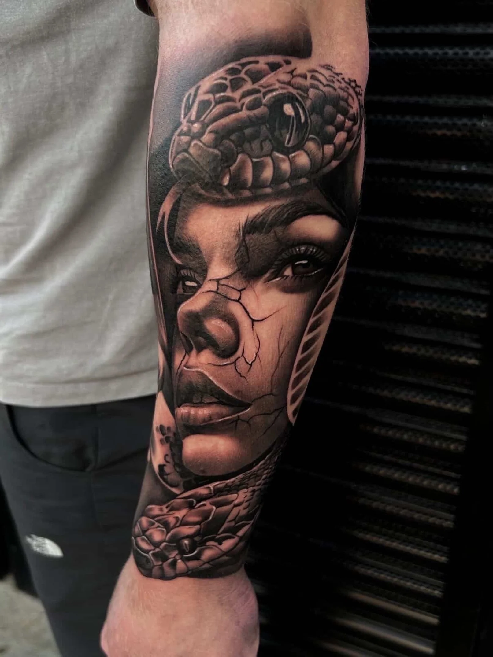 Lady Snake piece by @harveyztattooz 🐍
.
.
.
Artist: @harveyztattooz 
Studio: @obscura.tattoo 
.
.
.
#ottawatattoo #ottawaartist #obscuratattoo #blackwork #snaketattoo