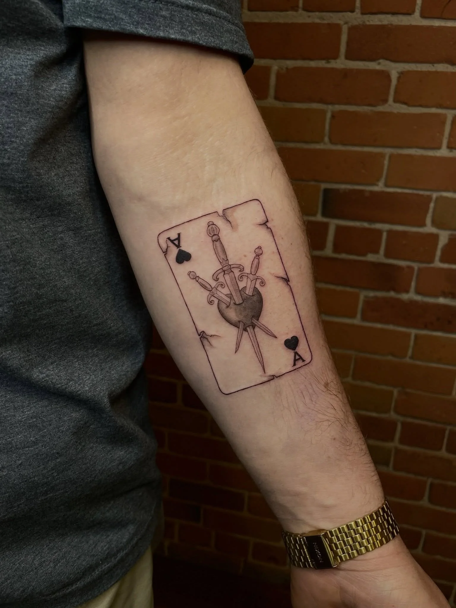Three of Swords Card by @tattoosbyabbeysmith 🗡️❤️
.
.
.
Artist: @tattoosbyabbeysmith 
Studio: @obscura.tattoo 
.
.
.
#ottawatattoo #ottawaartist #obscuratattoo #fineline #illustrativetattoo