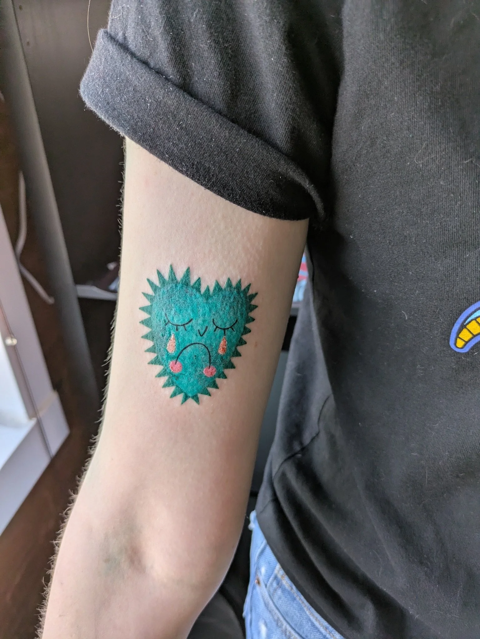 Matching Heart Tattoos by @reservoir.tattoo 💚💙❤️
.
.
.
Artist: @reservoir.tattoo 
Studio: @obscura.tattoo 
.
.
.
#ottawatattoo #ottawaartist #obscuratattoo #colortattoo #hearttattoo