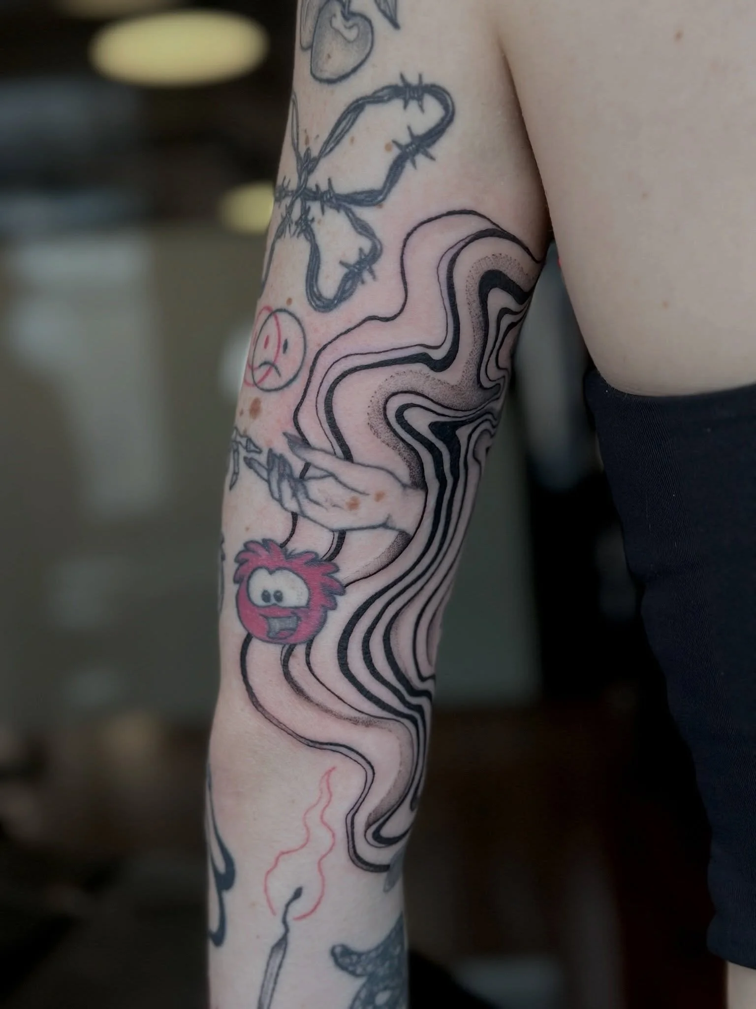 Another fun sumingashi piece by @artbyrobs 🌊🖤
.
.
.
Artist: @artbyrobs 
Studio: @obscura.tattoo 
.
.
.
#ottawatattoo #ottawaartist #obscuratattoo #suminagashi #blackwork