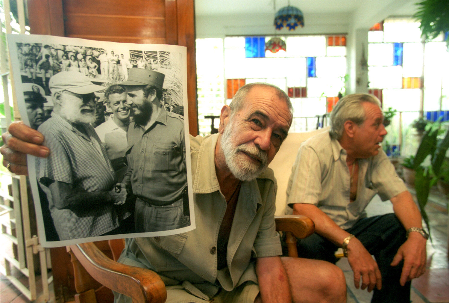  Korda shows his photo of when Fidel Castro met Hemingway (it was the first and only time the two would meet).                      