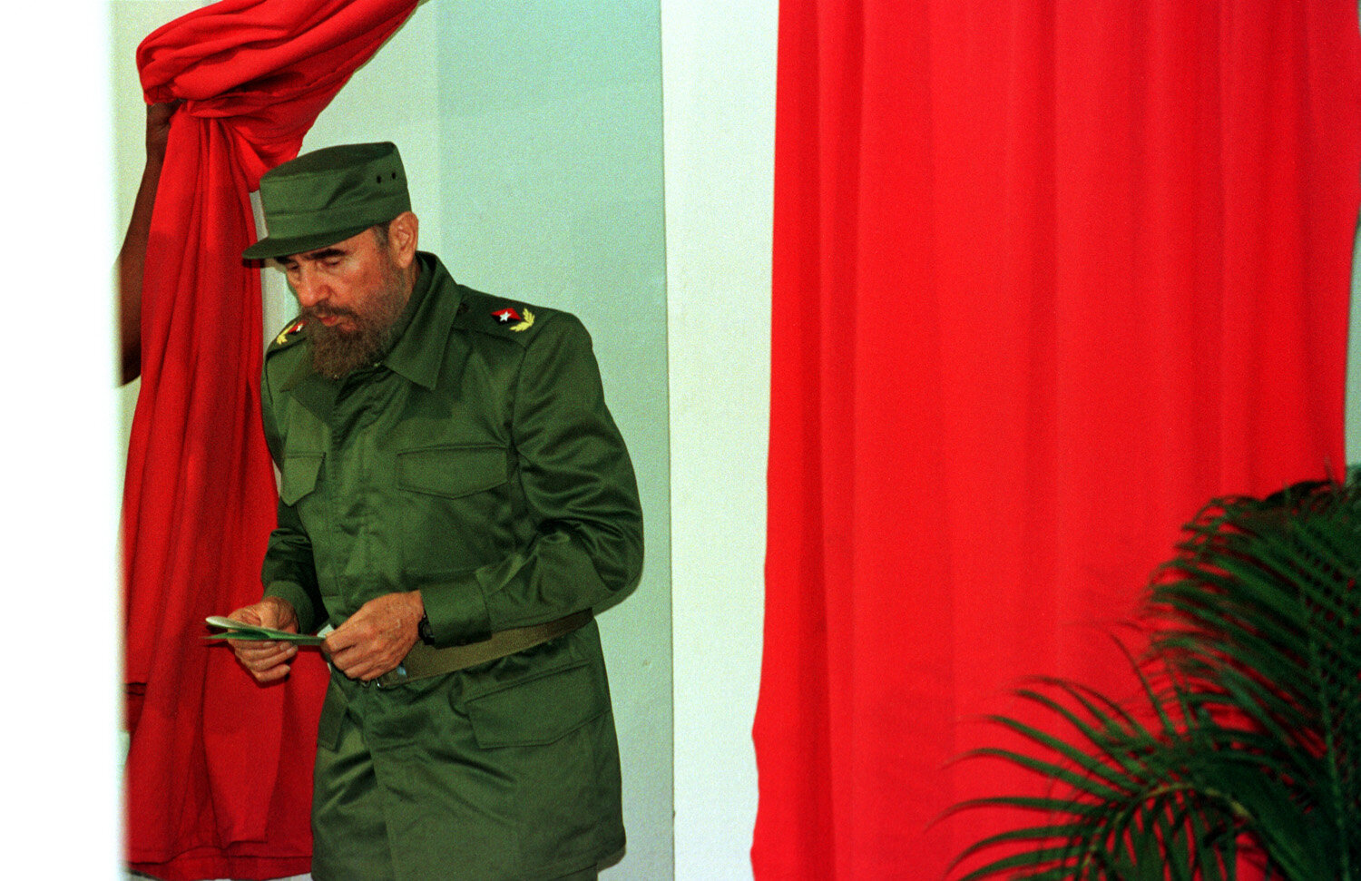  Fidel Castro cast his vote for the national assembly in El Cobre, 1998                      