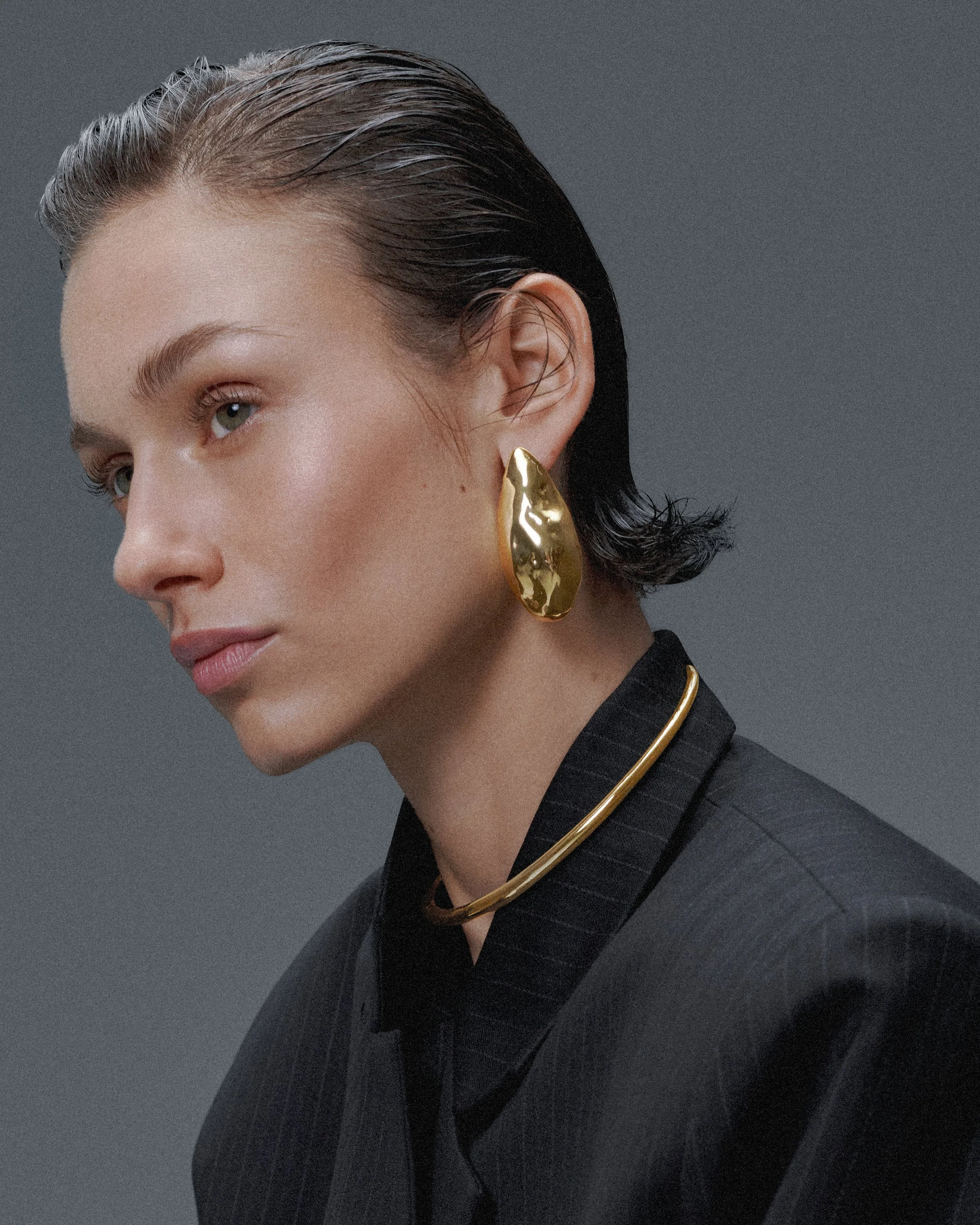 Sculptural Beauty / Roman Yee