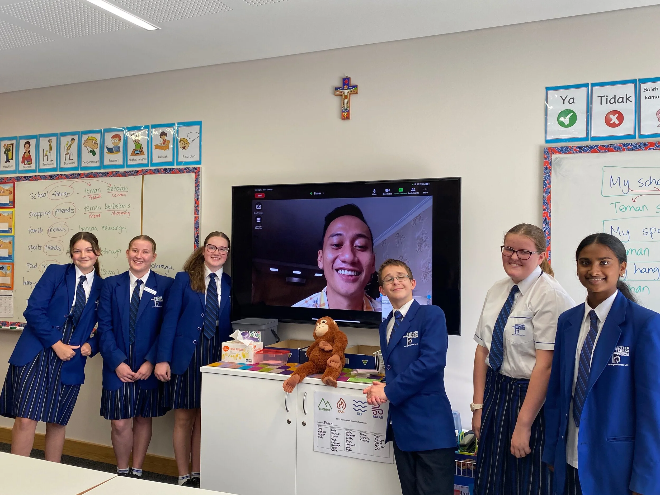 Indonesian Students talk to the Stars 