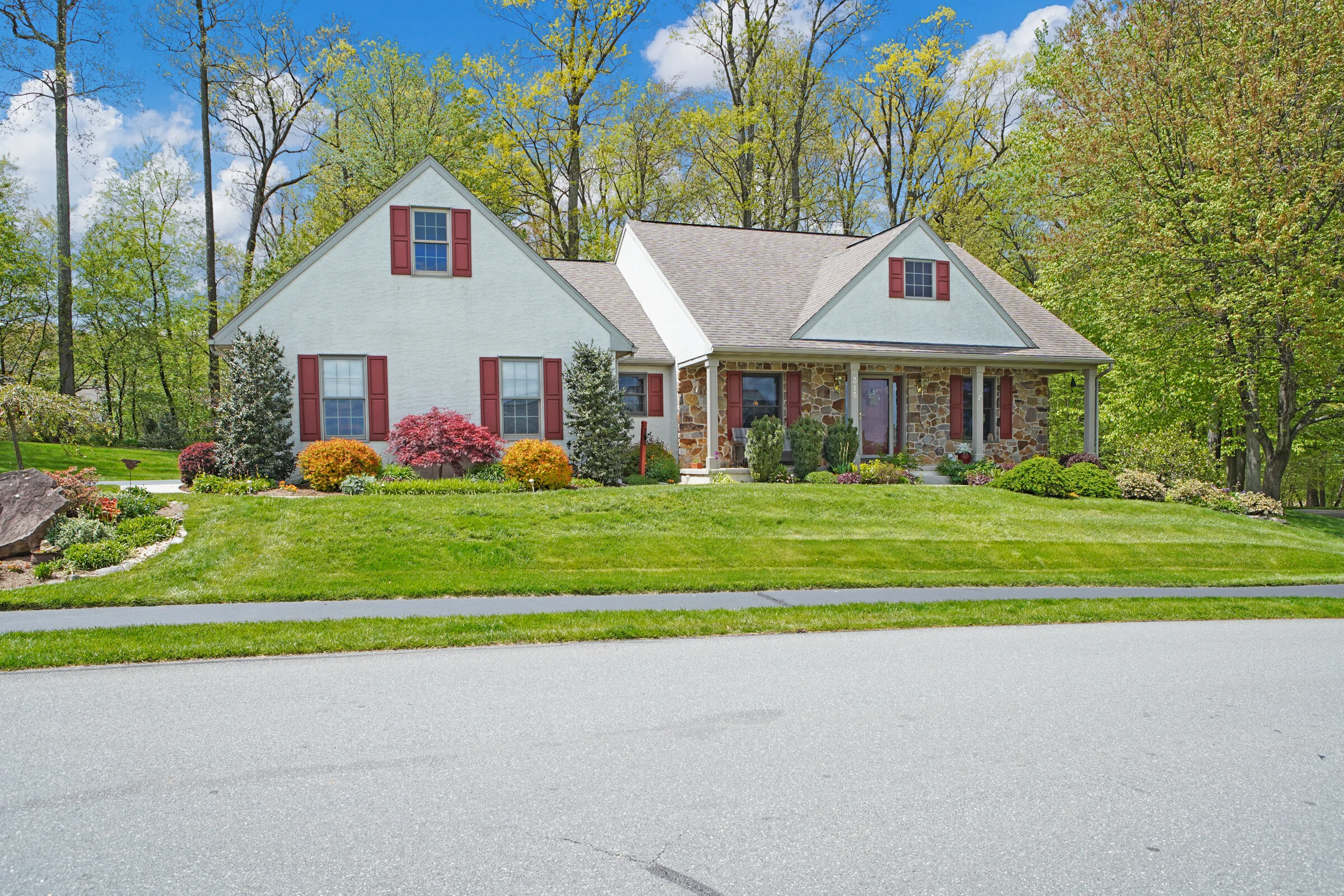 315 Steeplechase Dr-MLS-2.jpg