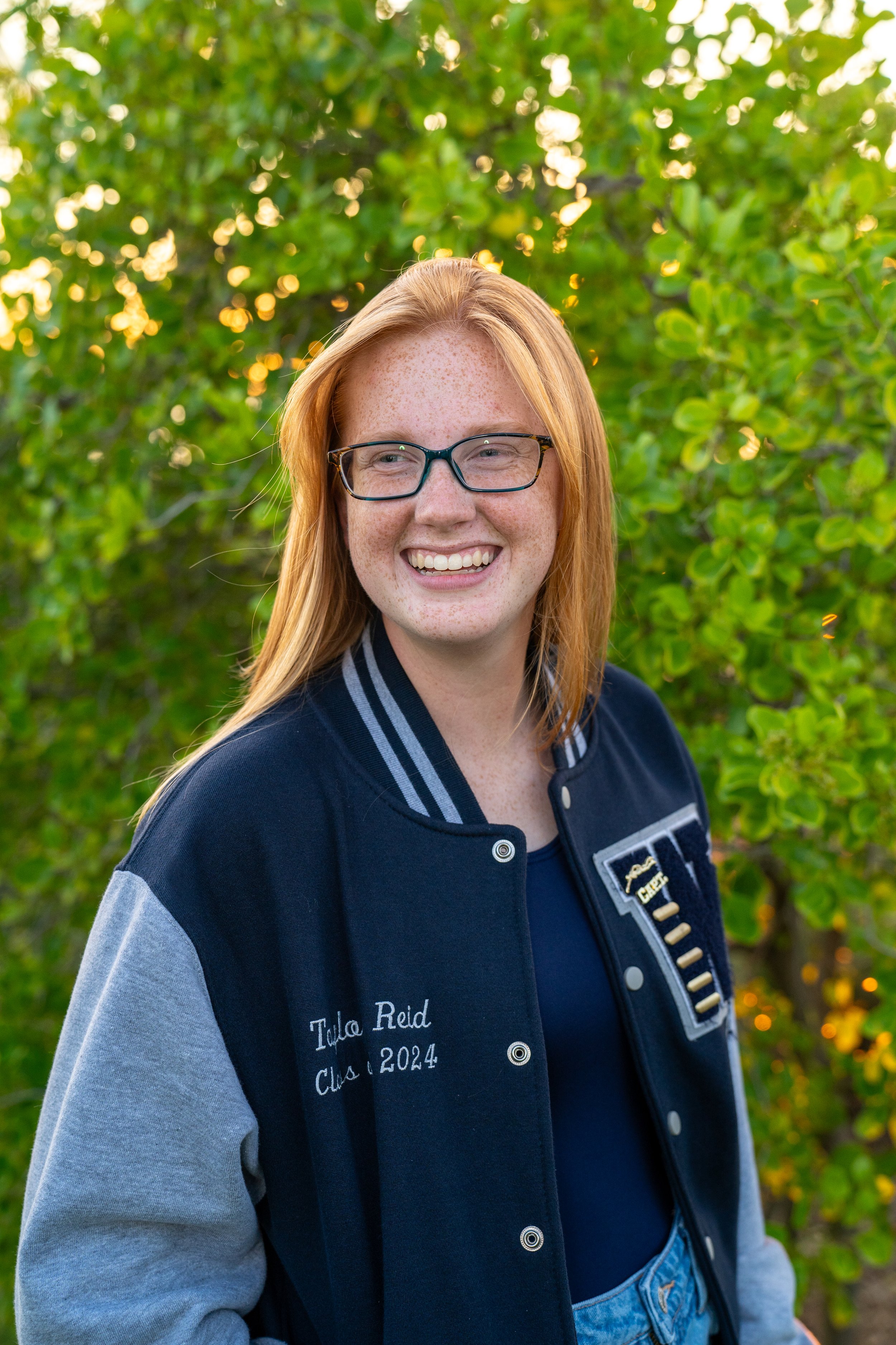 052324_Taylor_SeniorPortraits-34.jpg