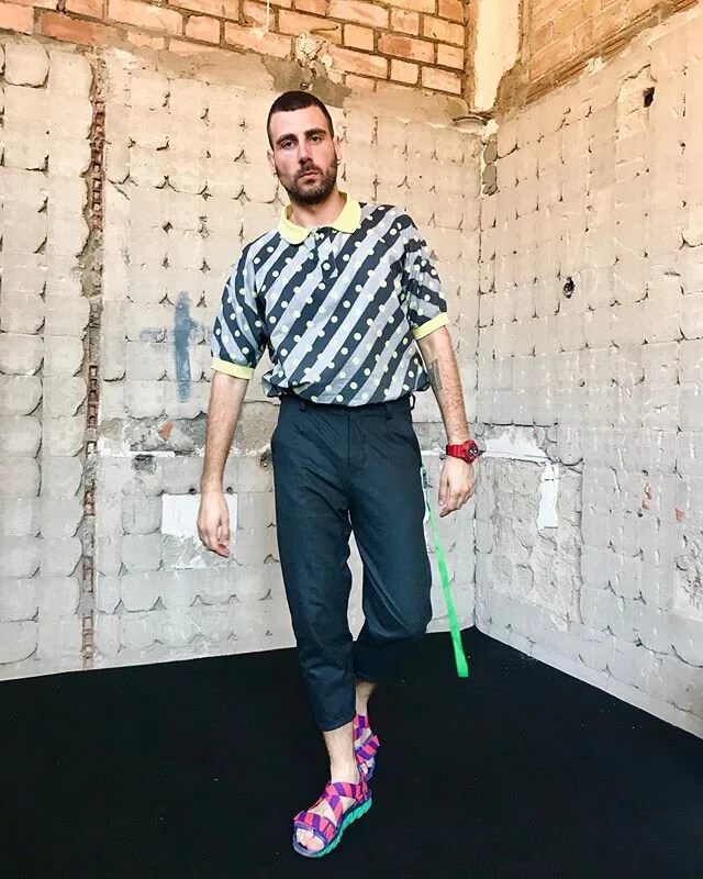 ⏪ flashback to those fashion week days wearing @kriziarobustella 📸 x @jongomezdelap #kriziarobustella #camper #080bcnfashion #mensstyle #streetwear