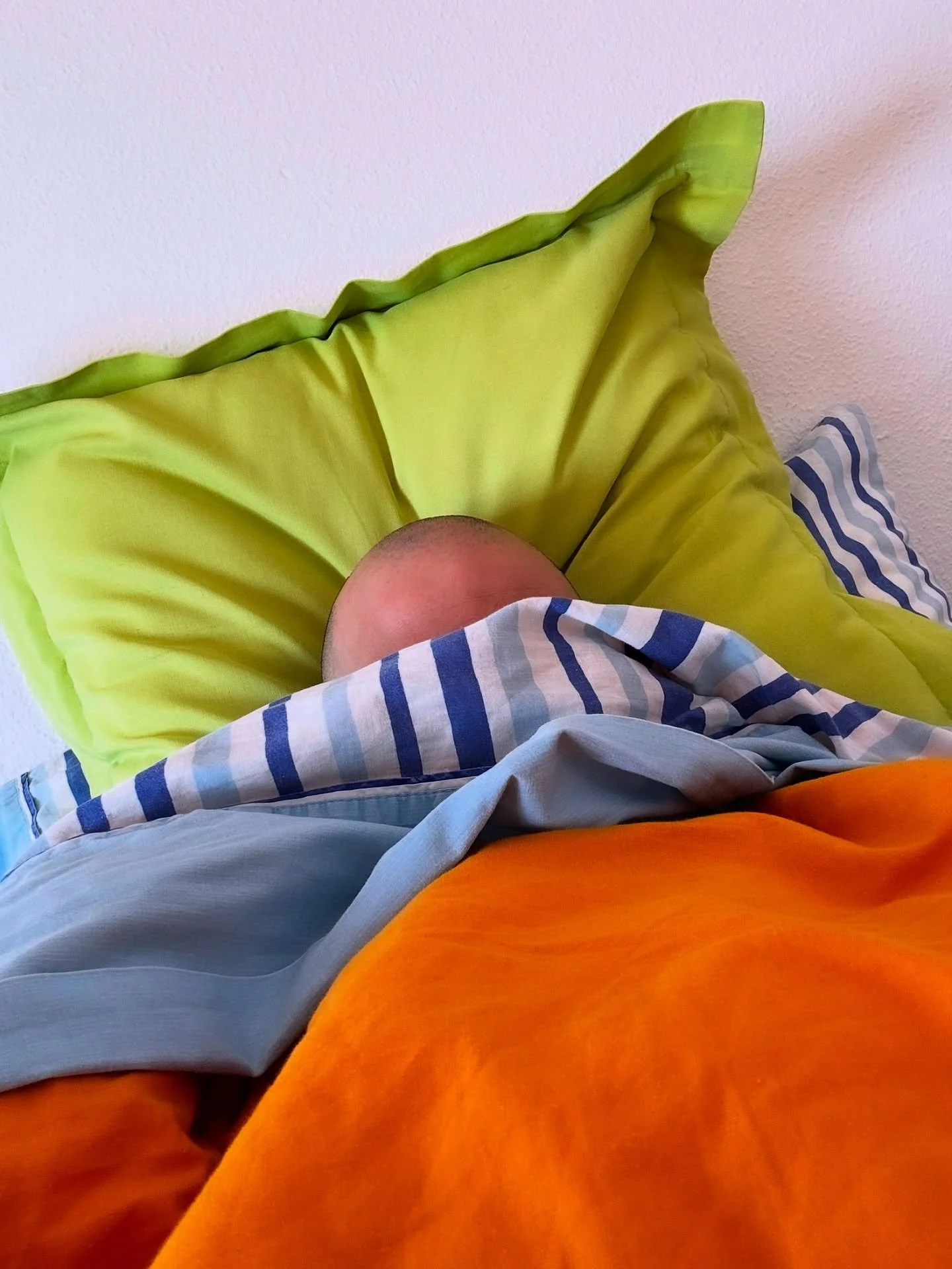 vacaciones PERO. 
no voy a mentir, la depresi&oacute;n es una mierda. pero sabes que es m&aacute;s mierda a&uacute;n? esta rueda de hamster infinita que hemos comprado como normal.