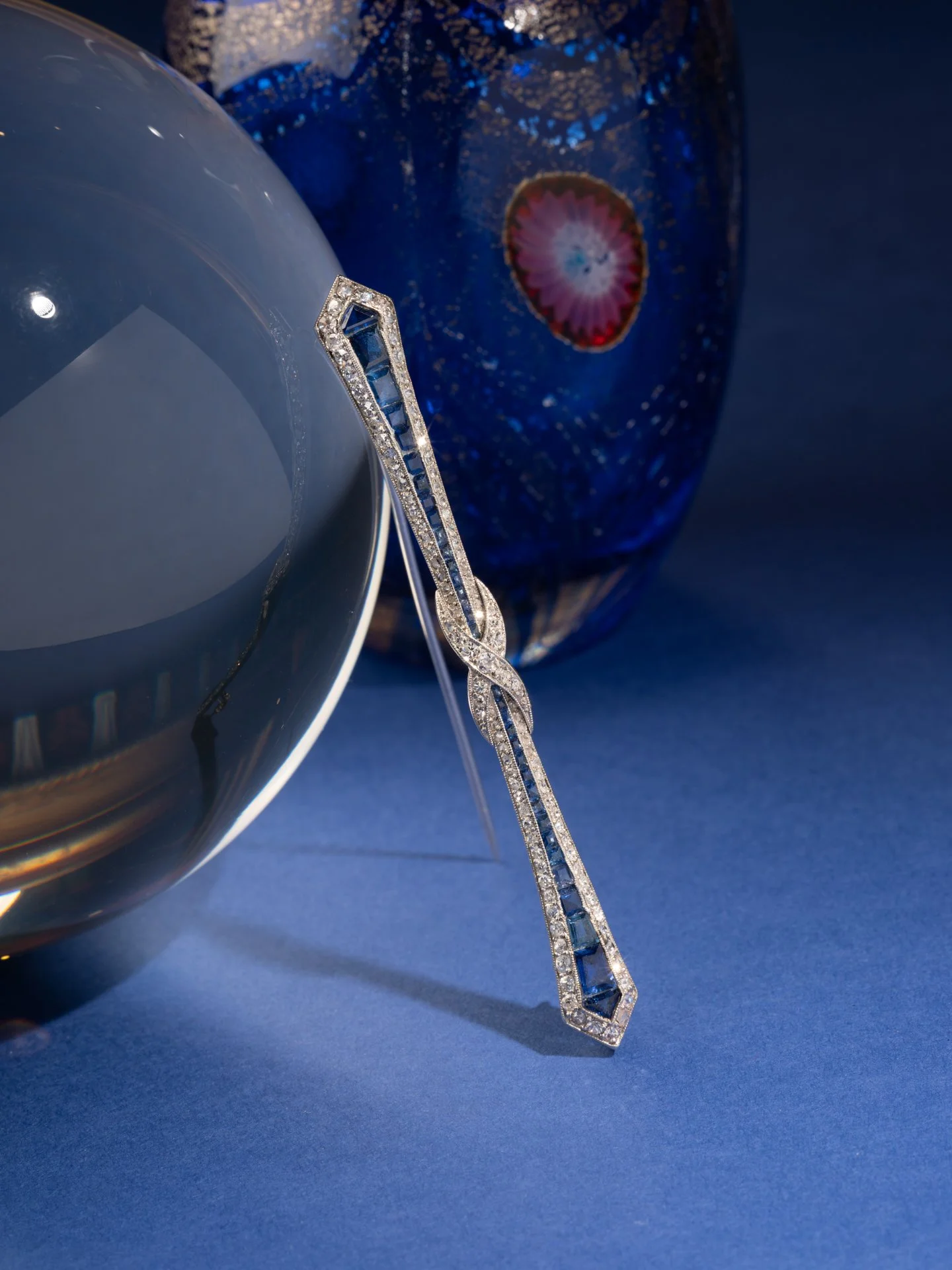 Broche Barrette Art Déco en Platine, Saphirs et Diamants