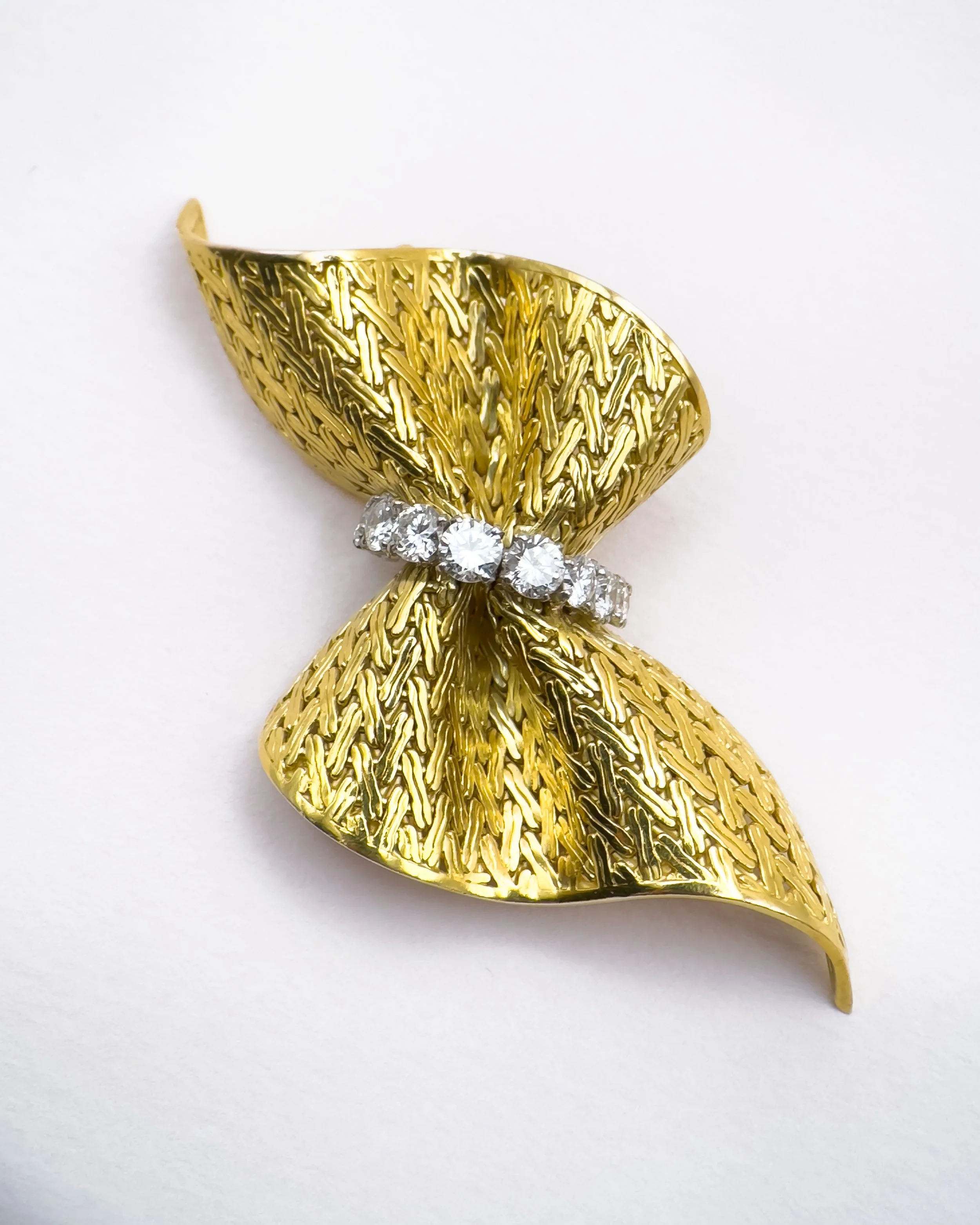 Broche signée Hermès en Or Jaune et Diamants