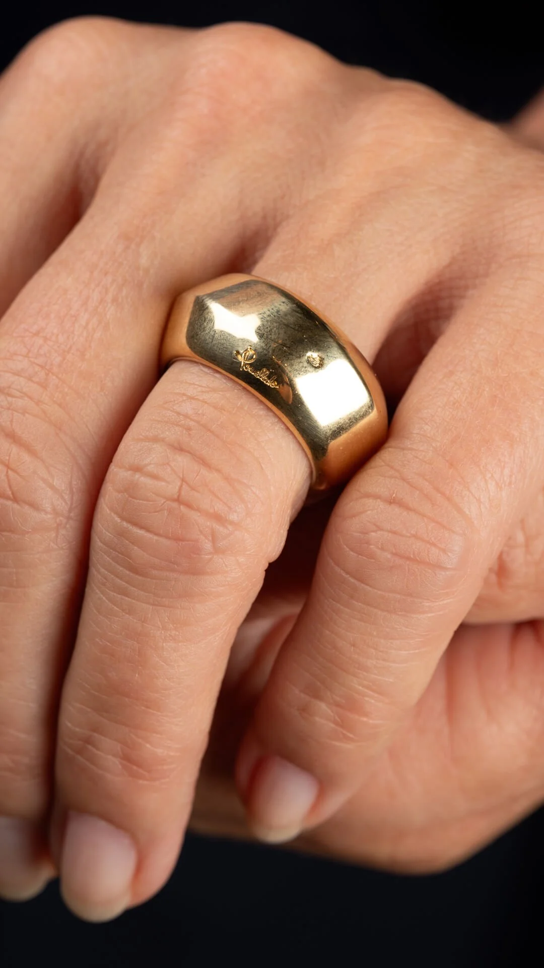 Bague signée Pomellato