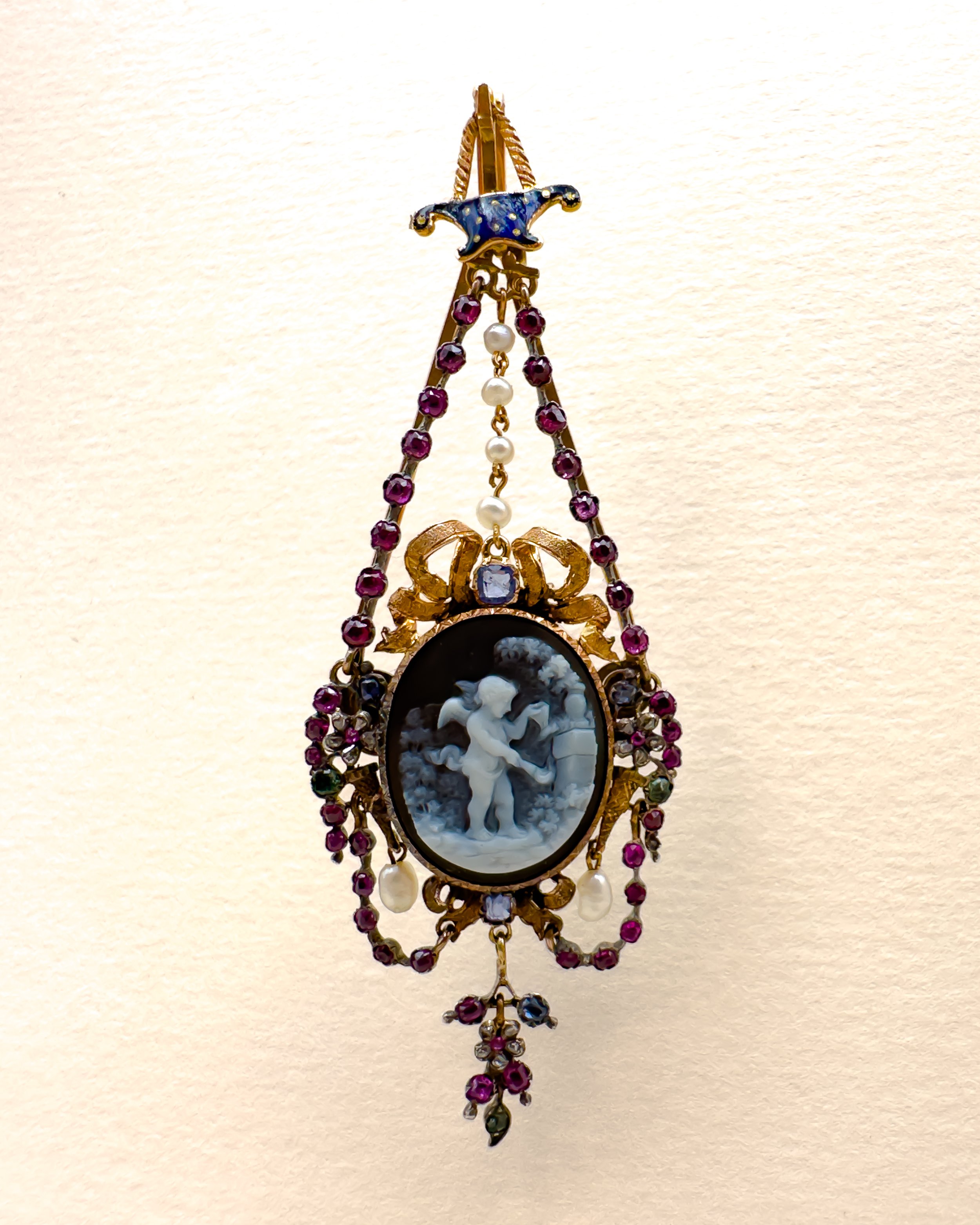 Pendentif Camée, motif Putti